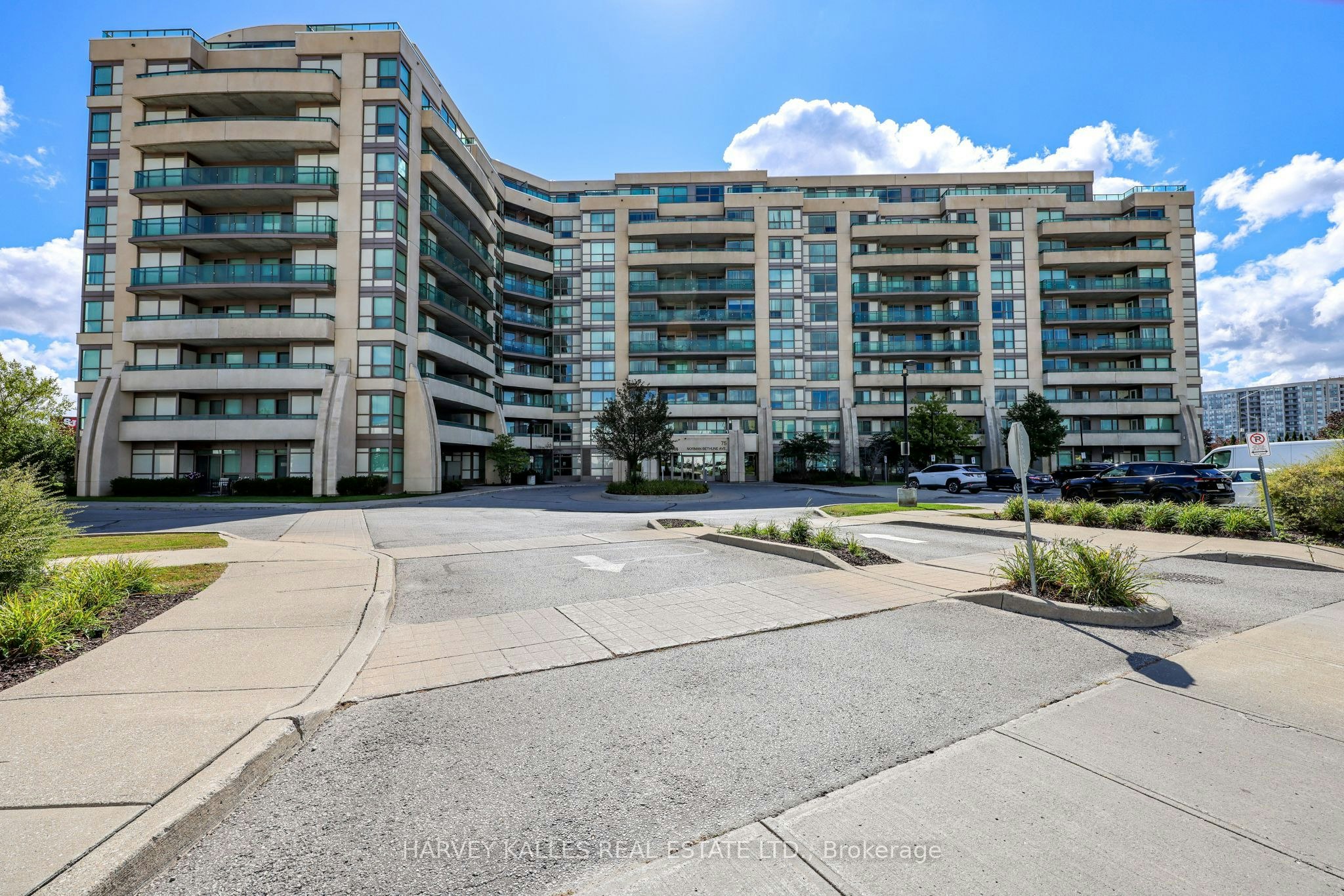 317-75 Norman Bethune Avenue, Richmond Hill, ON, L4B 0B6