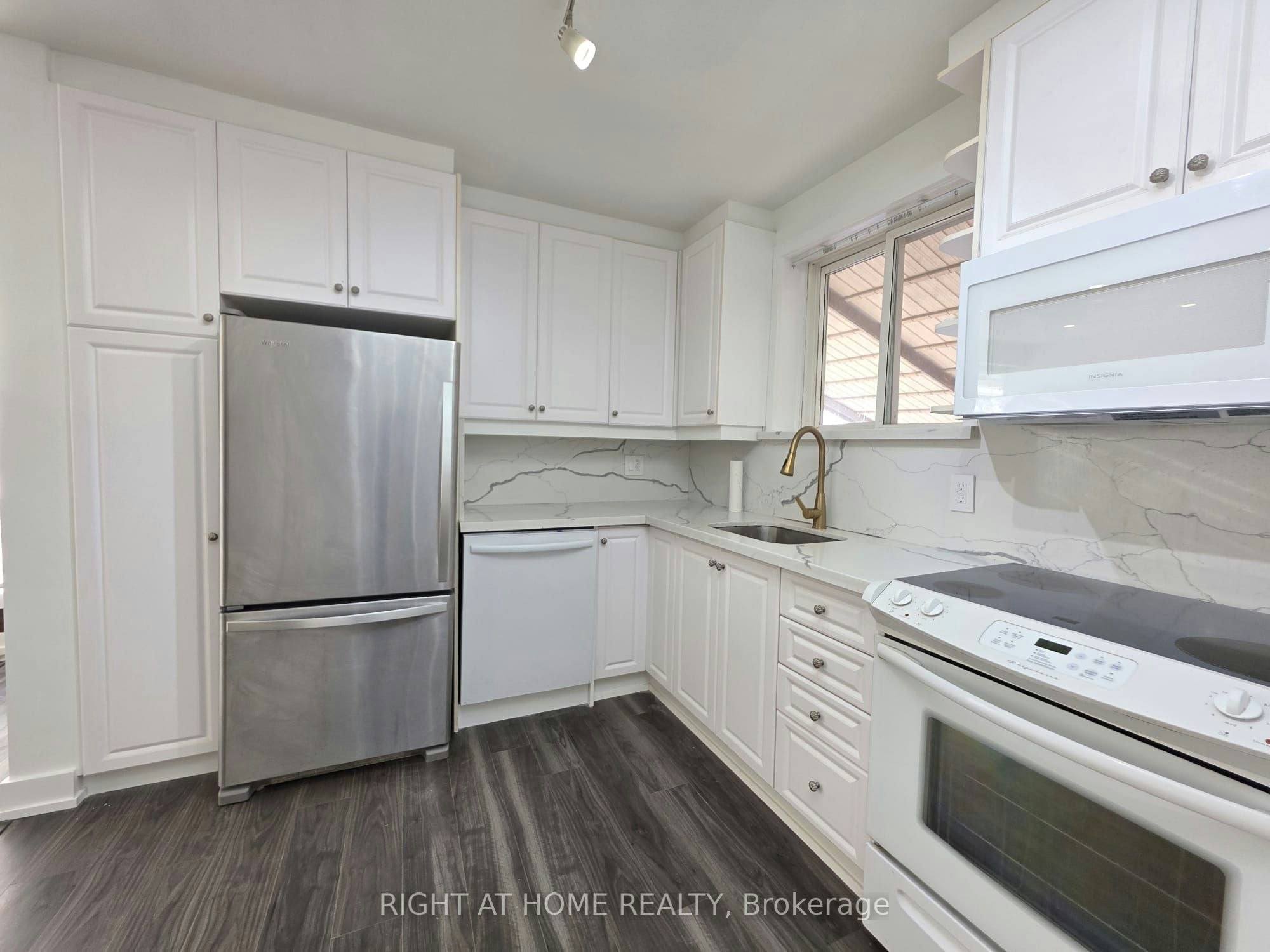 274 Mcconvey Drive, Richmond Hill, ON, L4C 3K2 - 3