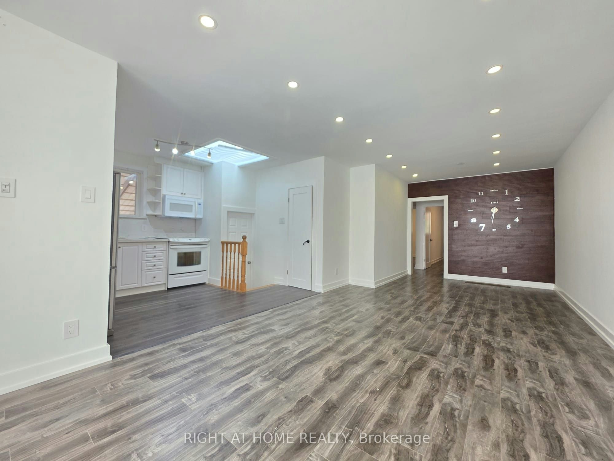 274 Mcconvey Drive, Richmond Hill, ON, L4C 3K2 - 2