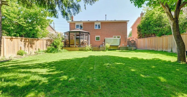 Main& 2-205 London Road, Newmarket, ON, L3Y 6H8 - 15