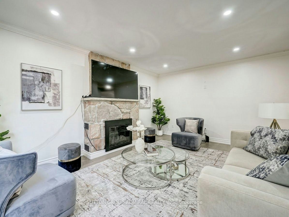 Main& 2-205 London Road, Newmarket, ON, L3Y 6H8 - 9