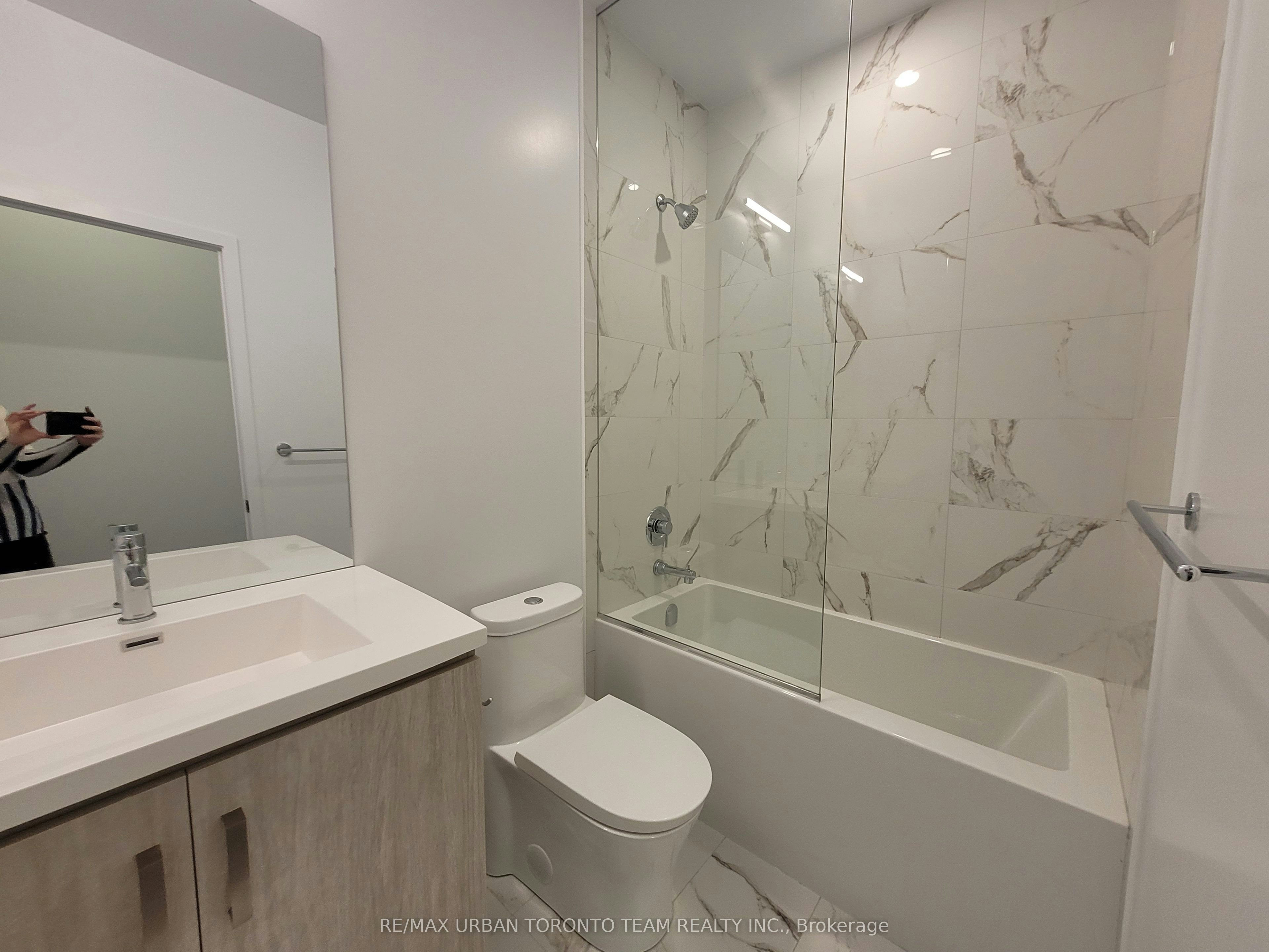 306-10 Honeycrisp Crescent, Vaughan, ON, L4K 0M7 - 8
