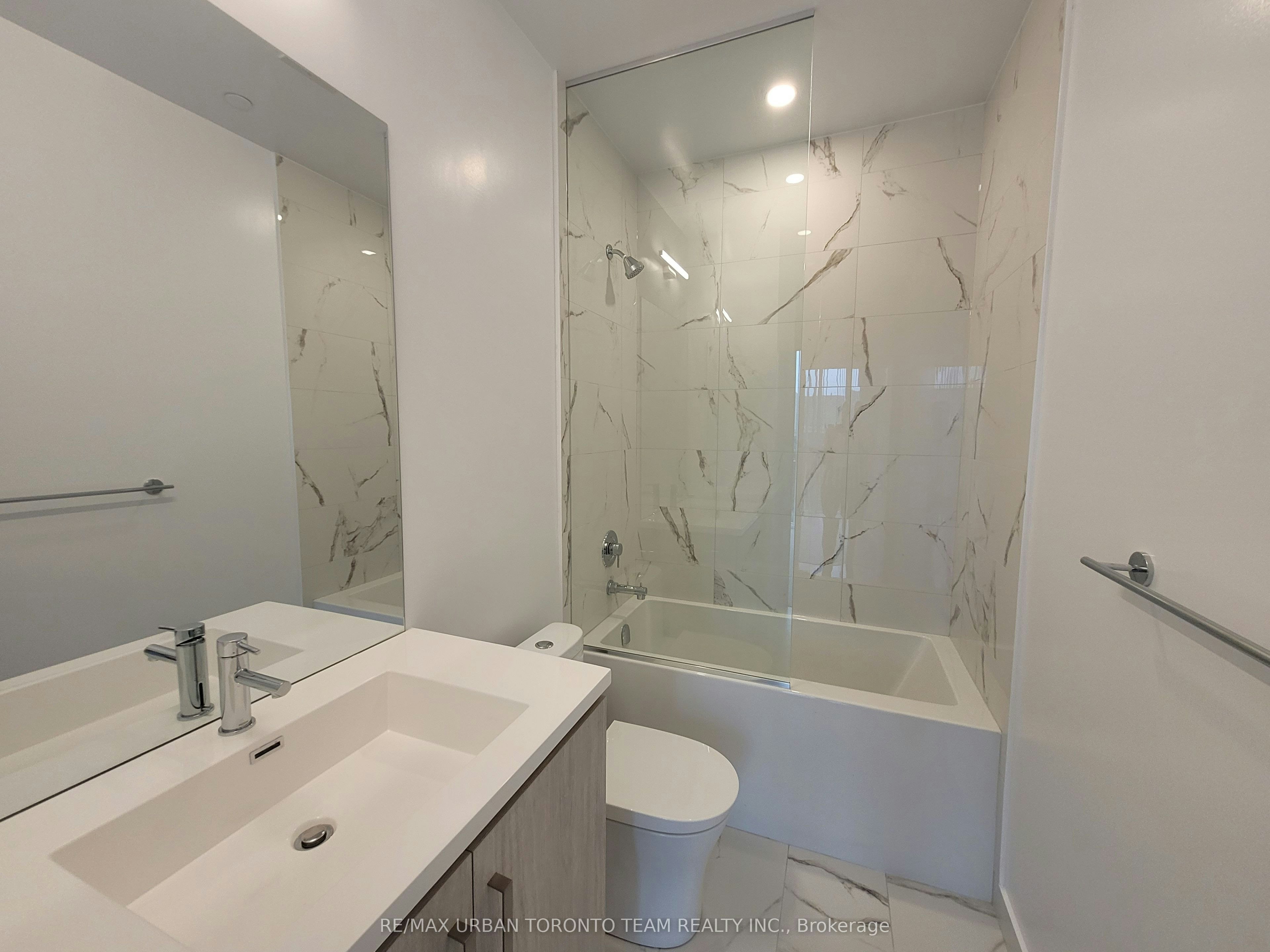 306-10 Honeycrisp Crescent, Vaughan, ON, L4K 0M7 - 7