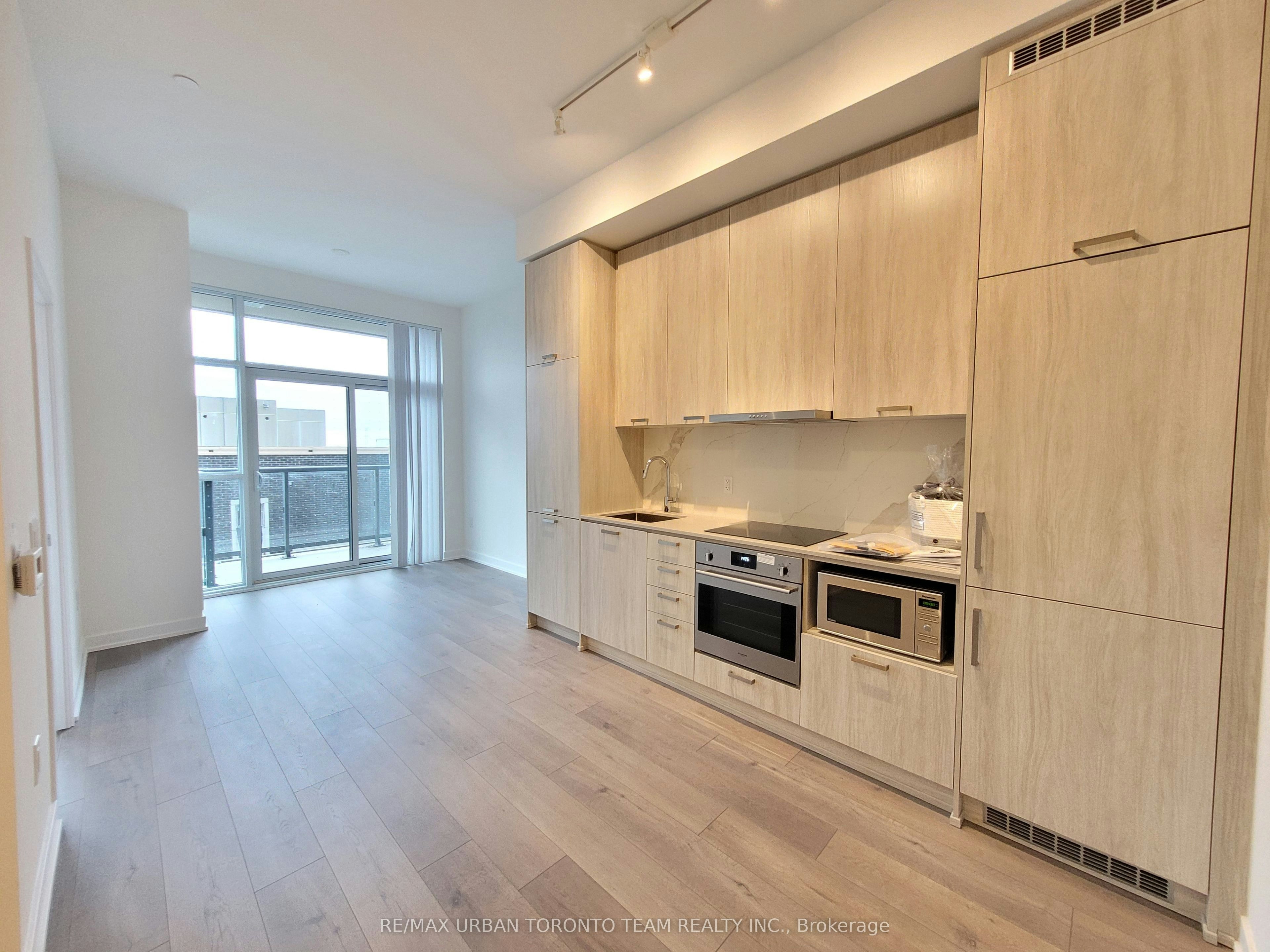 306-10 Honeycrisp Crescent, Vaughan, ON, L4K 0M7 - 3
