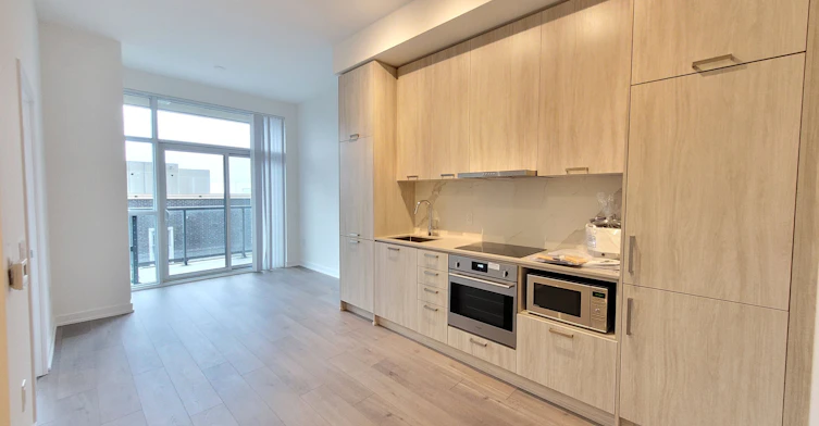 306-10 Honeycrisp Crescent, Vaughan, ON, L4K 0M7 - 3