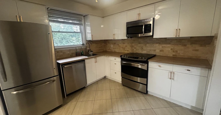 162 Kenvale Court, Richmond Hill, ON, L4C 4S9 - 7