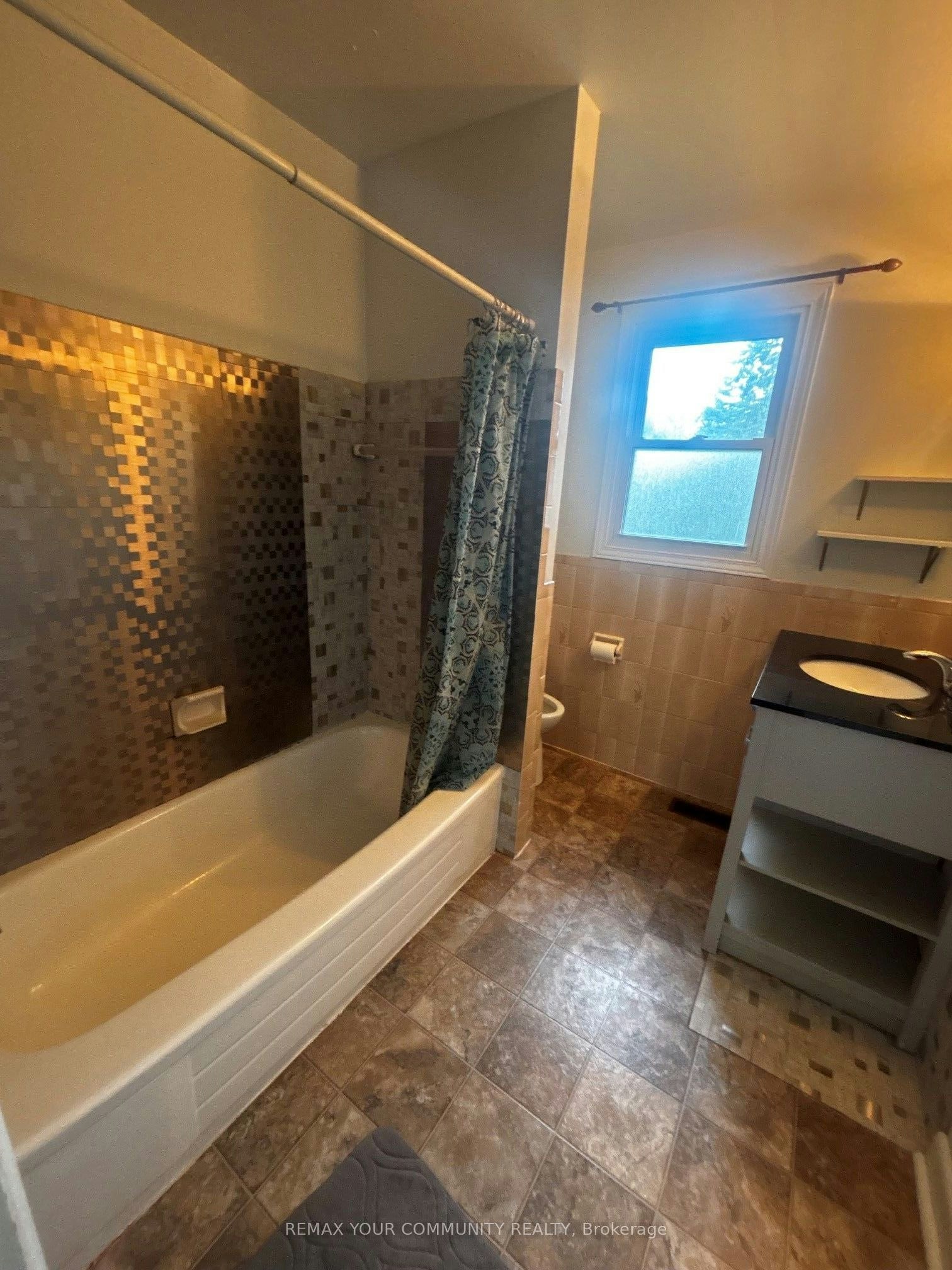 162 Kenvale Court, Richmond Hill, ON, L4C 4S9 - 15