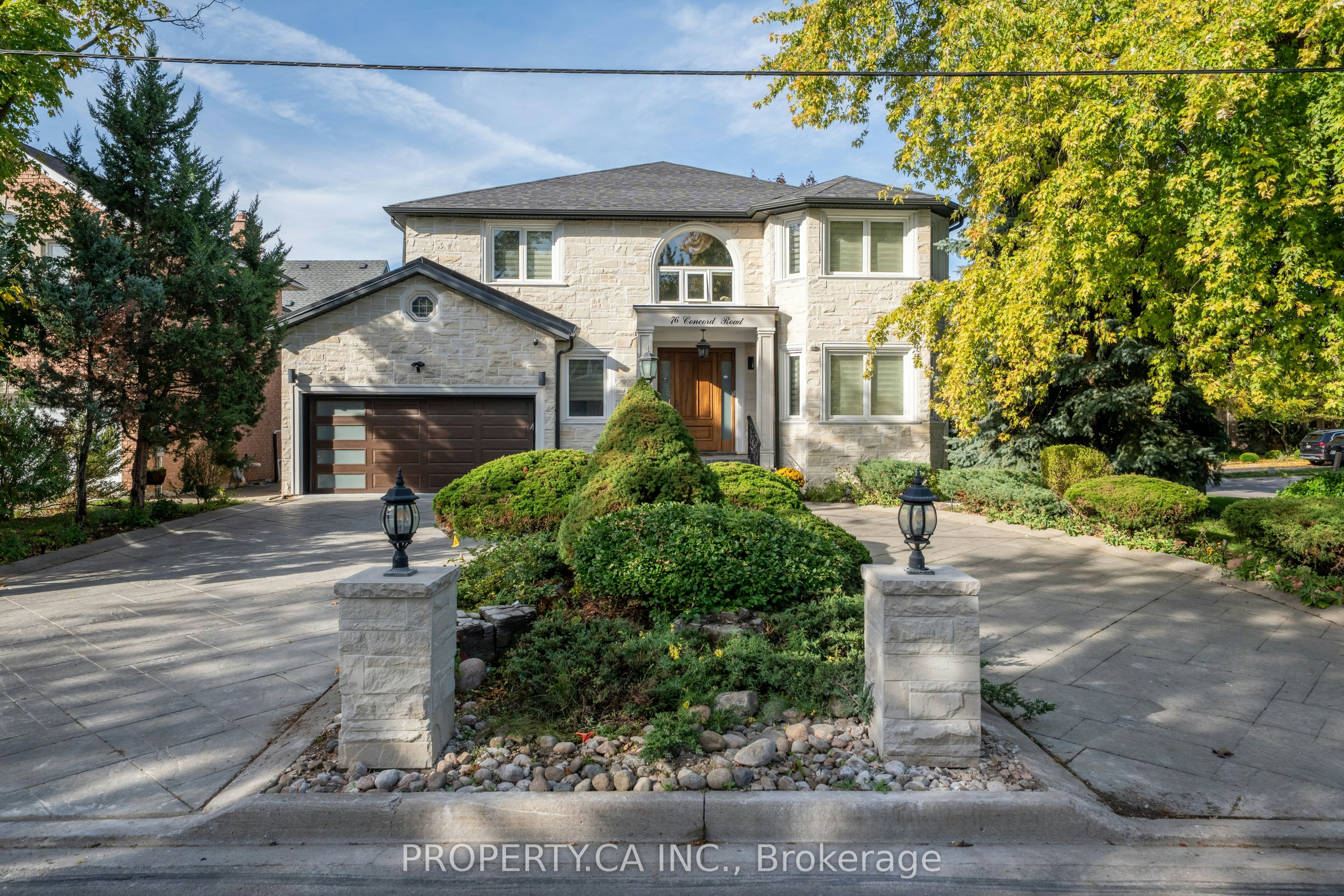 76 Concord Road, Vaughan, ON, L4J 3M3