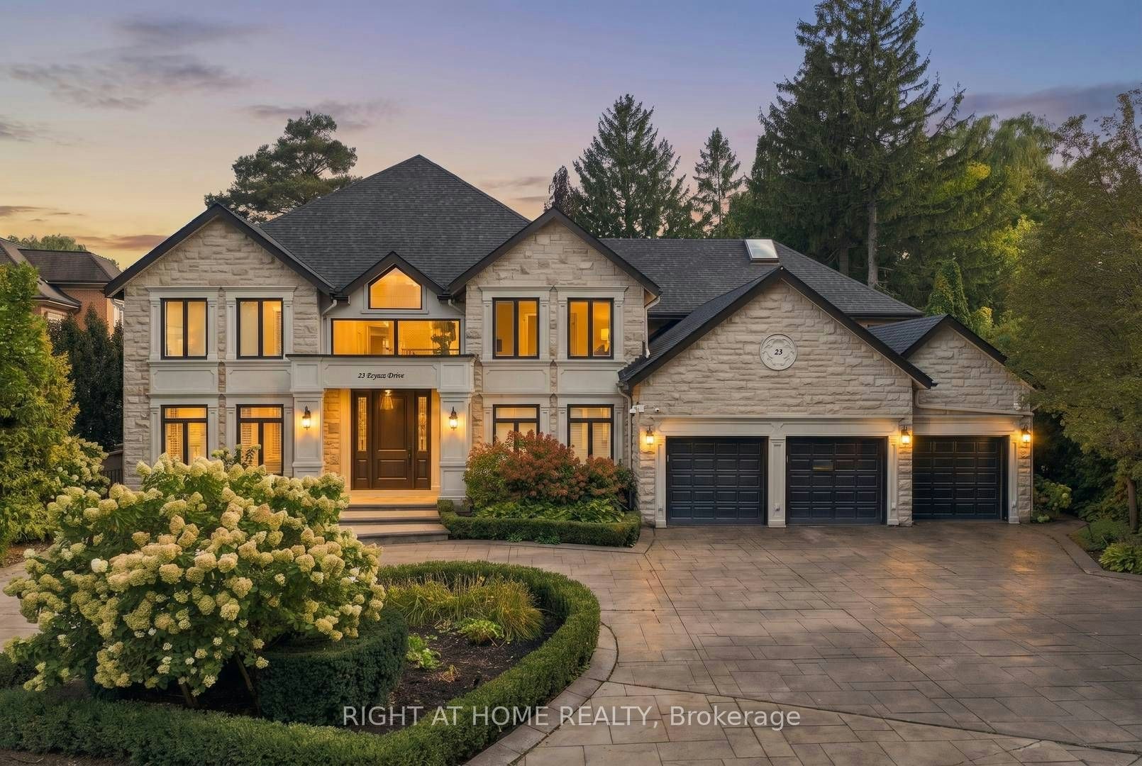 23 Bryson Drive, Richmond Hill, ON, L4C 6E2