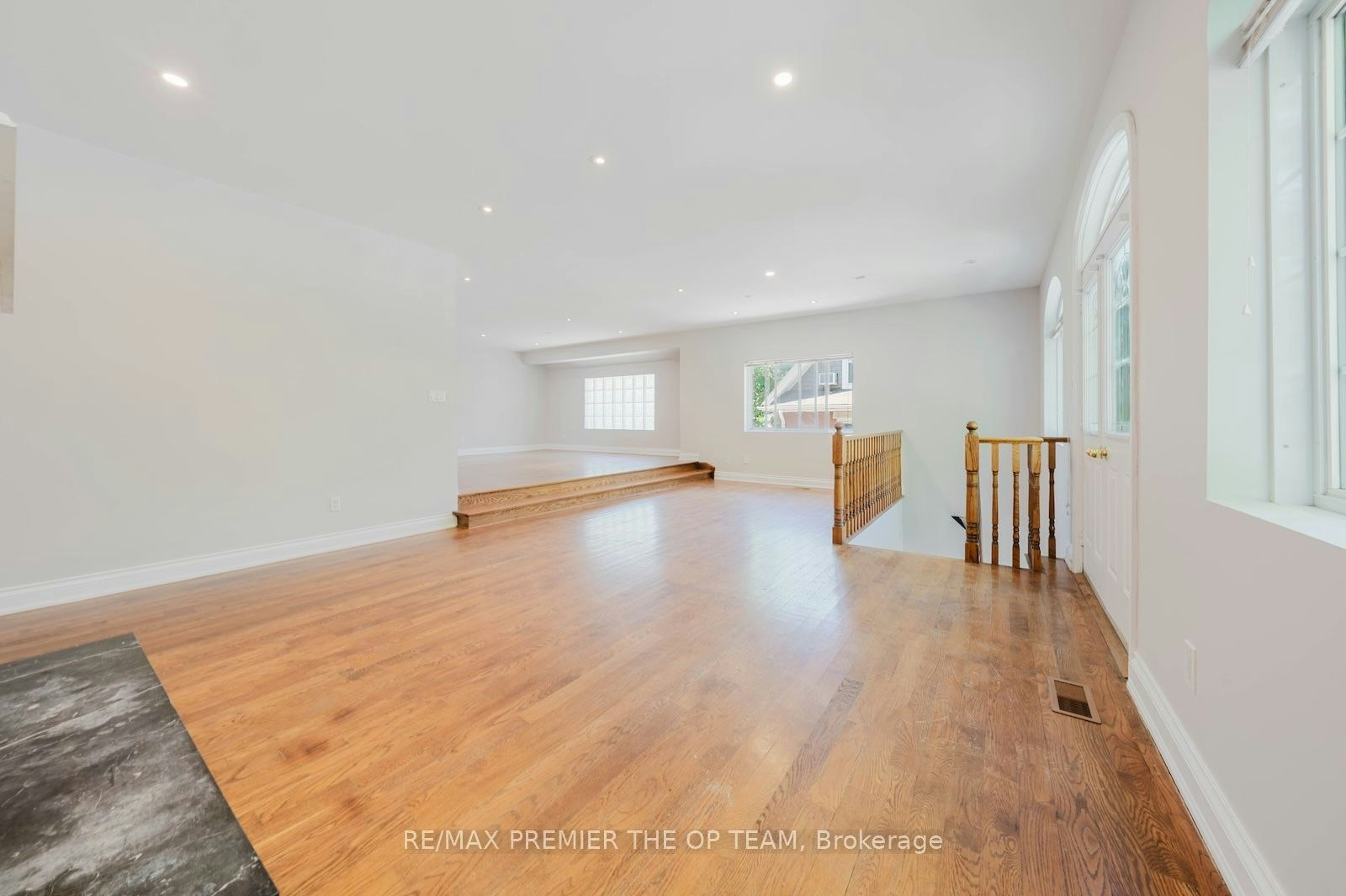 Upper-7930 Kipling Avenue, Vaughan, ON, L4L 1Z5 3