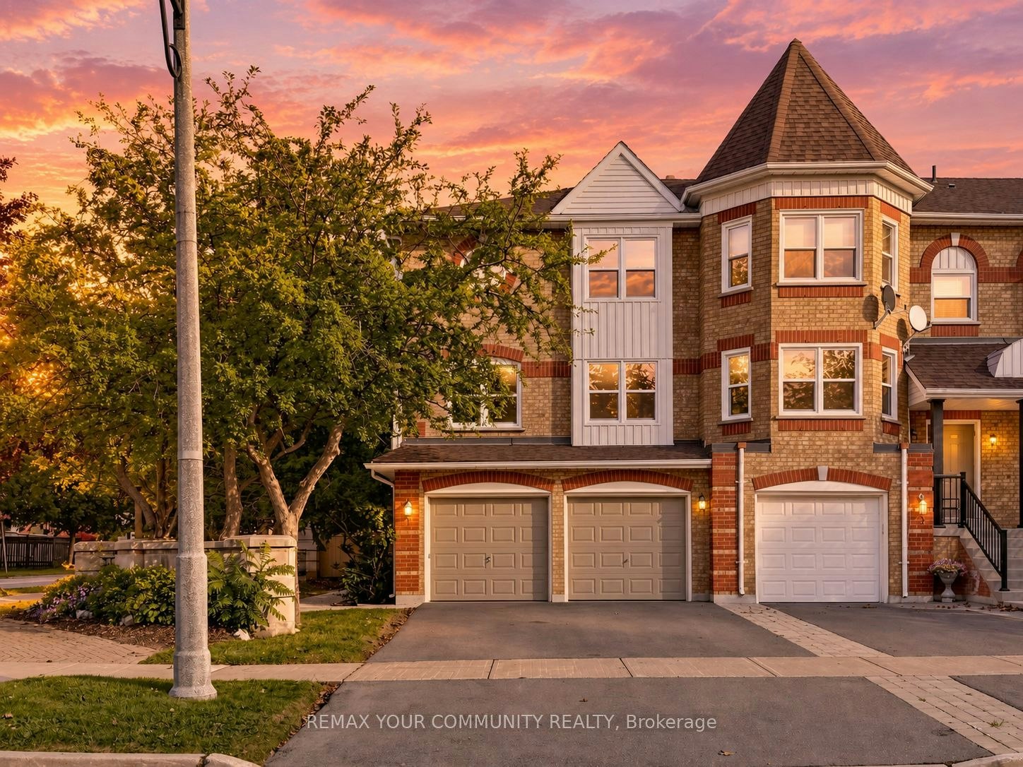 1 Edenbridge Drive, Vaughan, ON, L4J 8C3