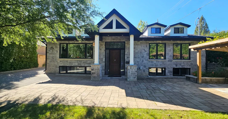 90 Leisure Lane, Richmond Hill, ON, L4C 4X1