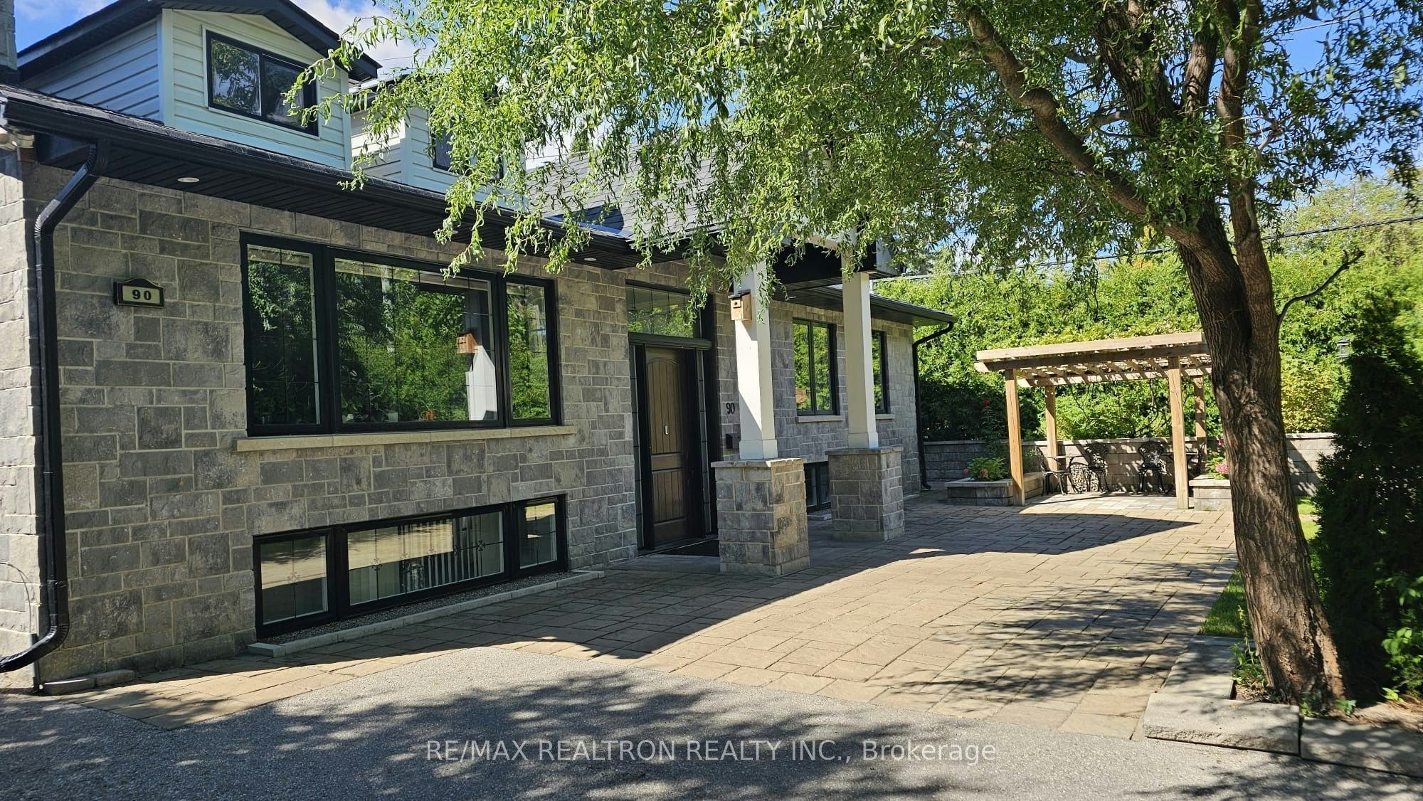 90 Leisure Lane, Richmond Hill, ON, L4C 4X1 - 2