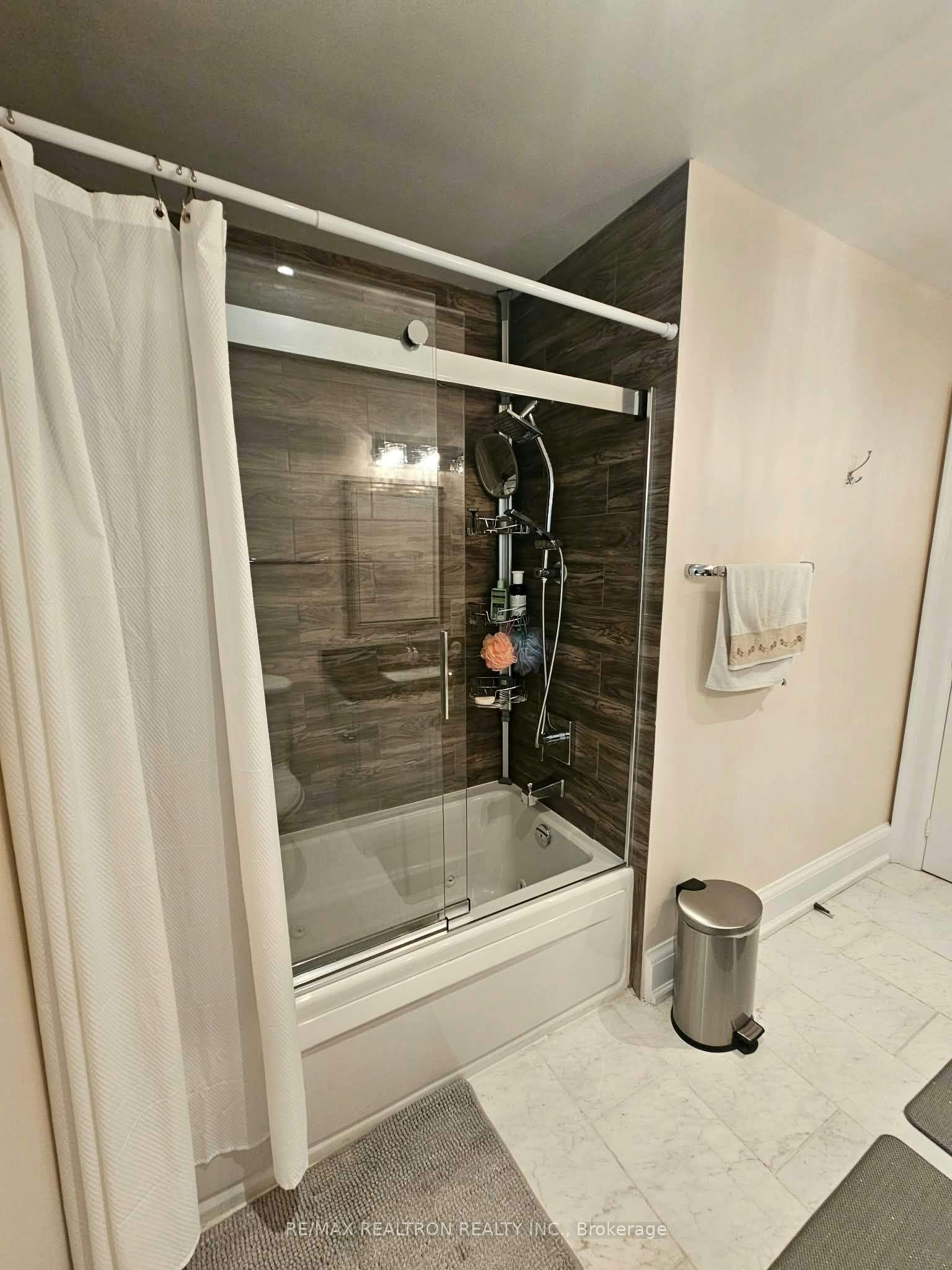 90 Leisure Lane, Richmond Hill, ON, L4C 4X1 - 13