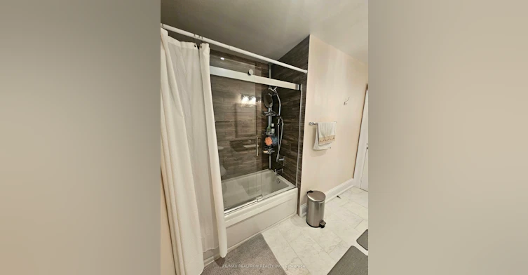 90 Leisure Lane, Richmond Hill, ON, L4C 4X1 - 13