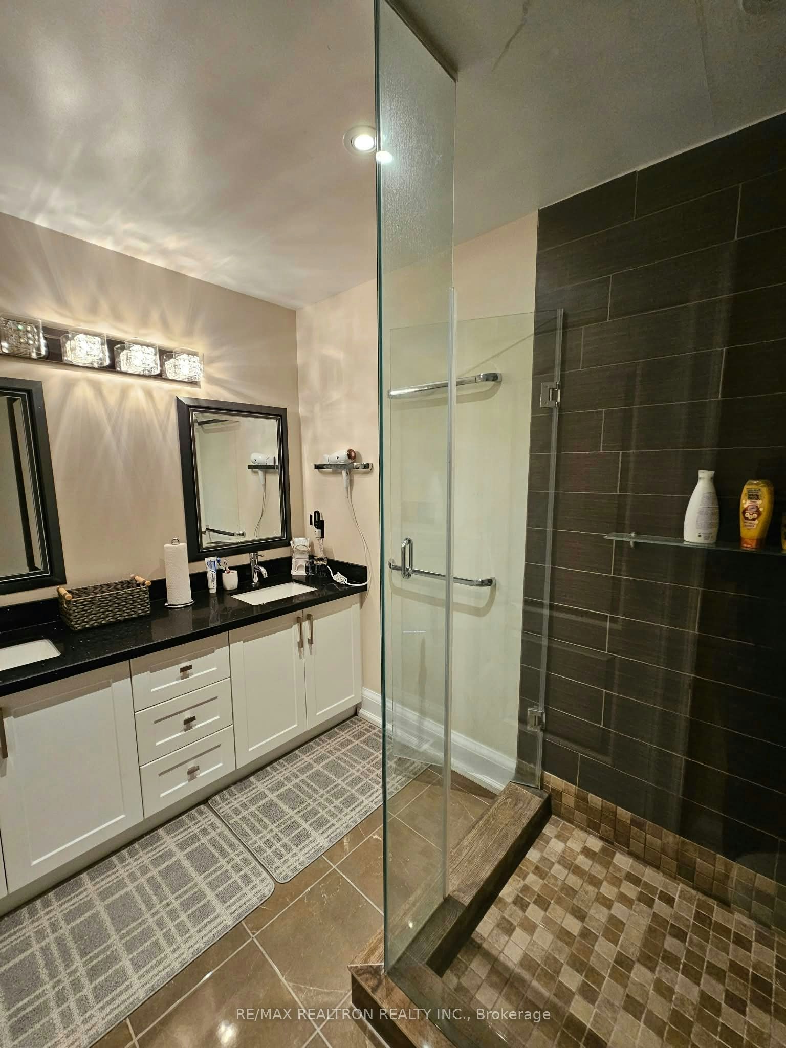 90 Leisure Lane, Richmond Hill, ON, L4C 4X1 - 11