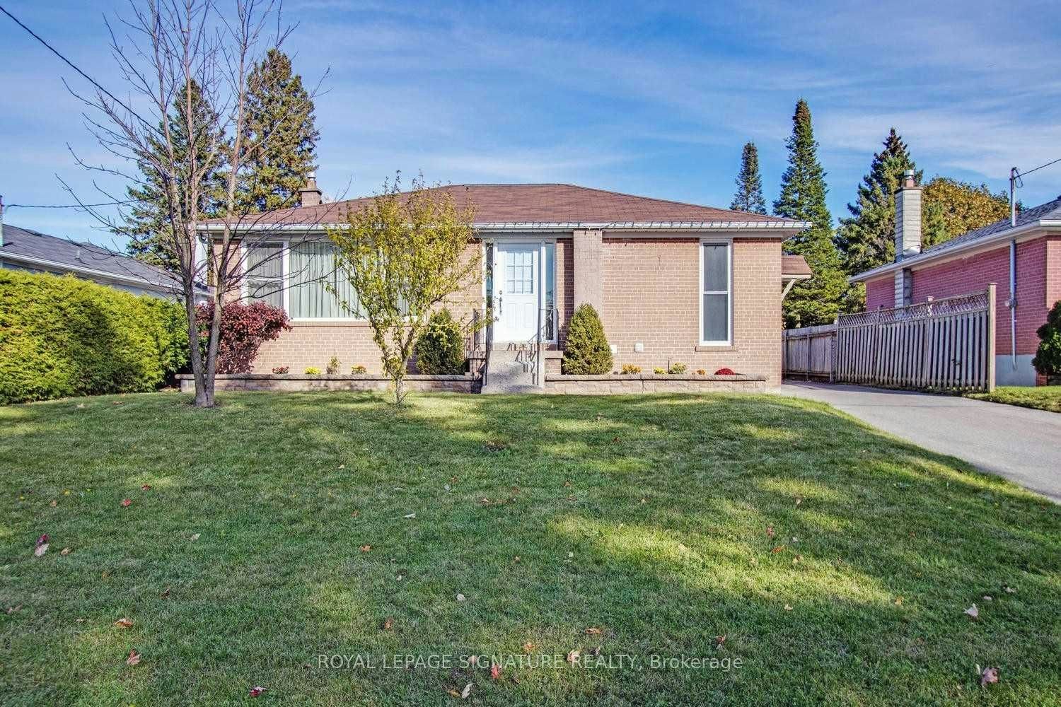 11 Patrick Drive, Aurora, ON, L4G 2A6