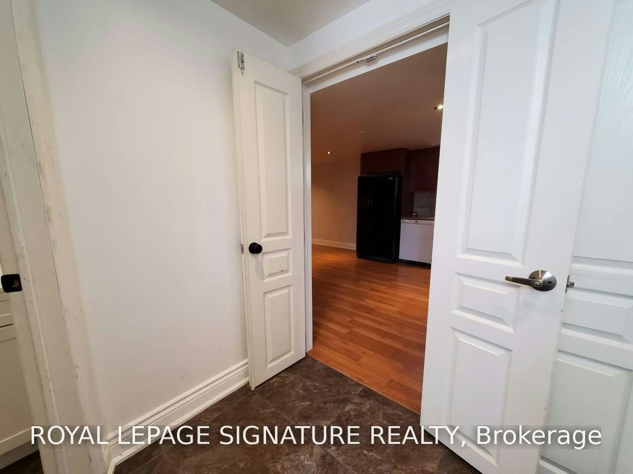 11 Patrick Drive, Aurora, ON, L4G 2A6 - 2