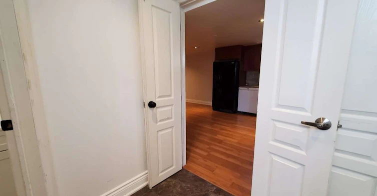 11 Patrick Drive, Aurora, ON, L4G 2A6 - 2