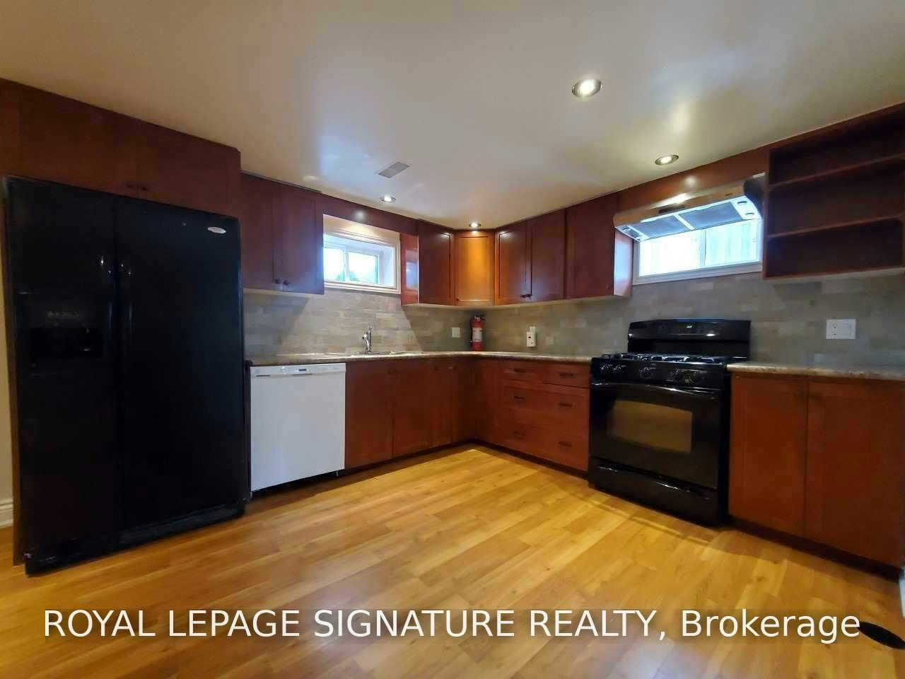 11 Patrick Drive, Aurora, ON, L4G 2A6 - 3