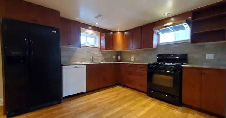 11 Patrick Drive, Aurora, ON, L4G 2A6 - 3