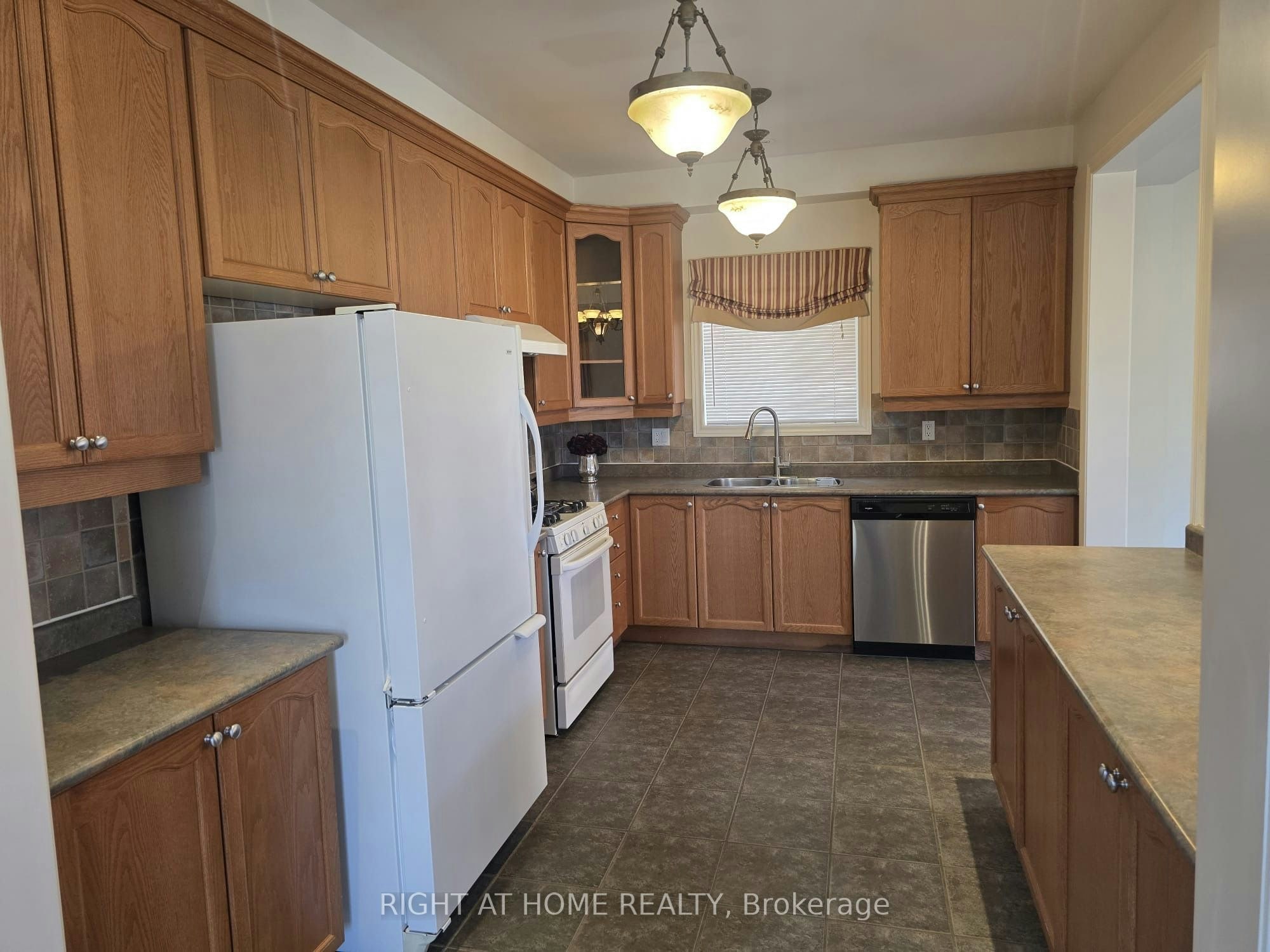 102 Cormorant Crescent, Vaughan, ON, L4H 2K4 - 6