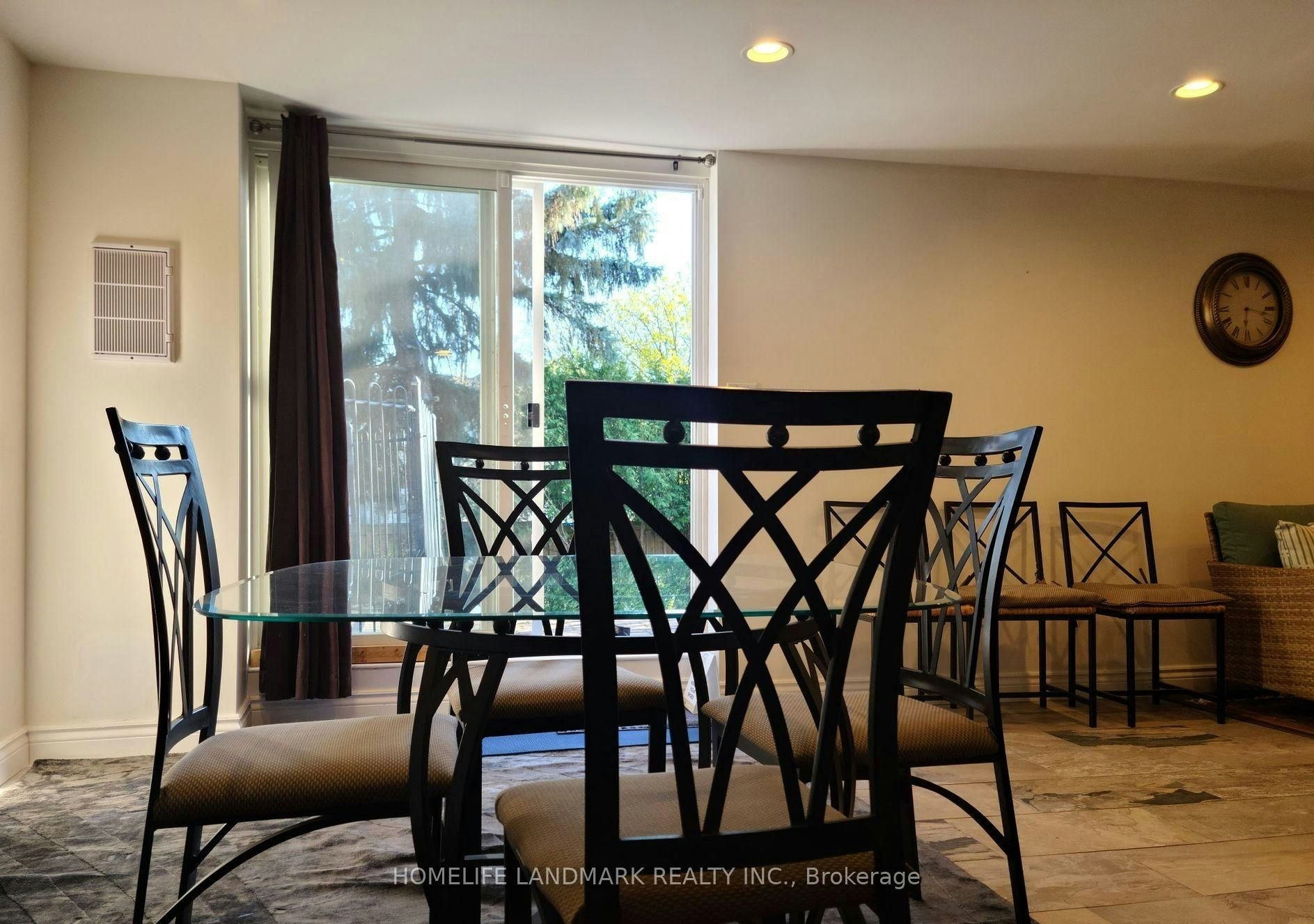 90 Marsden Court, Newmarket, ON, L3Y 7P5 - 11
