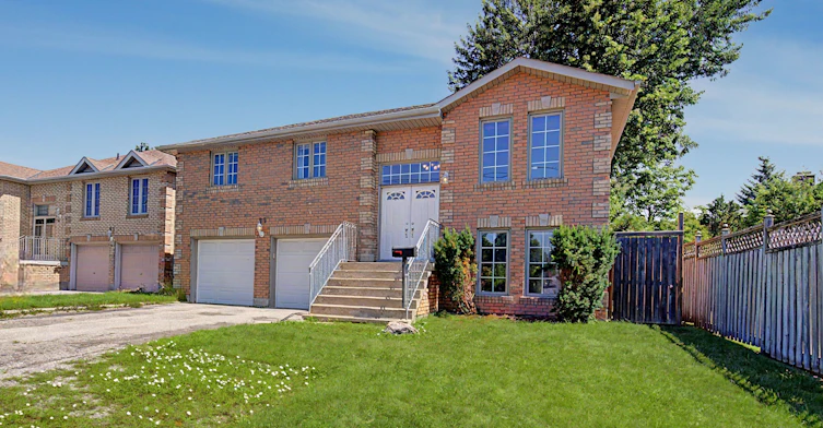 89 Metro Road N, Georgina, ON, L4P 3W9
