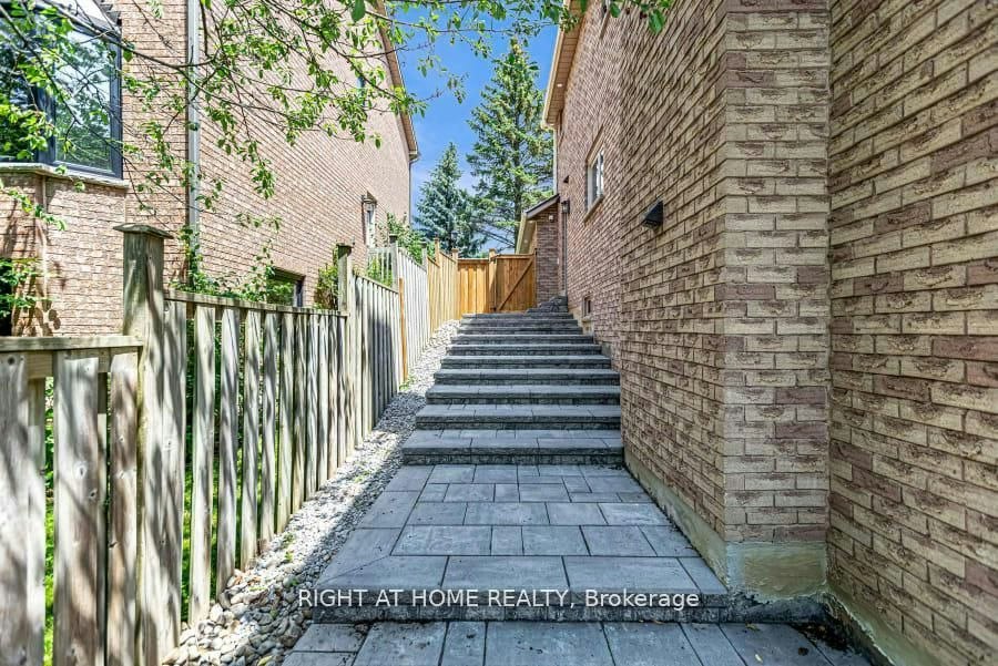 35 Harmony Hill Crescent, Richmond Hill, ON, L4C 8Z2 - 46