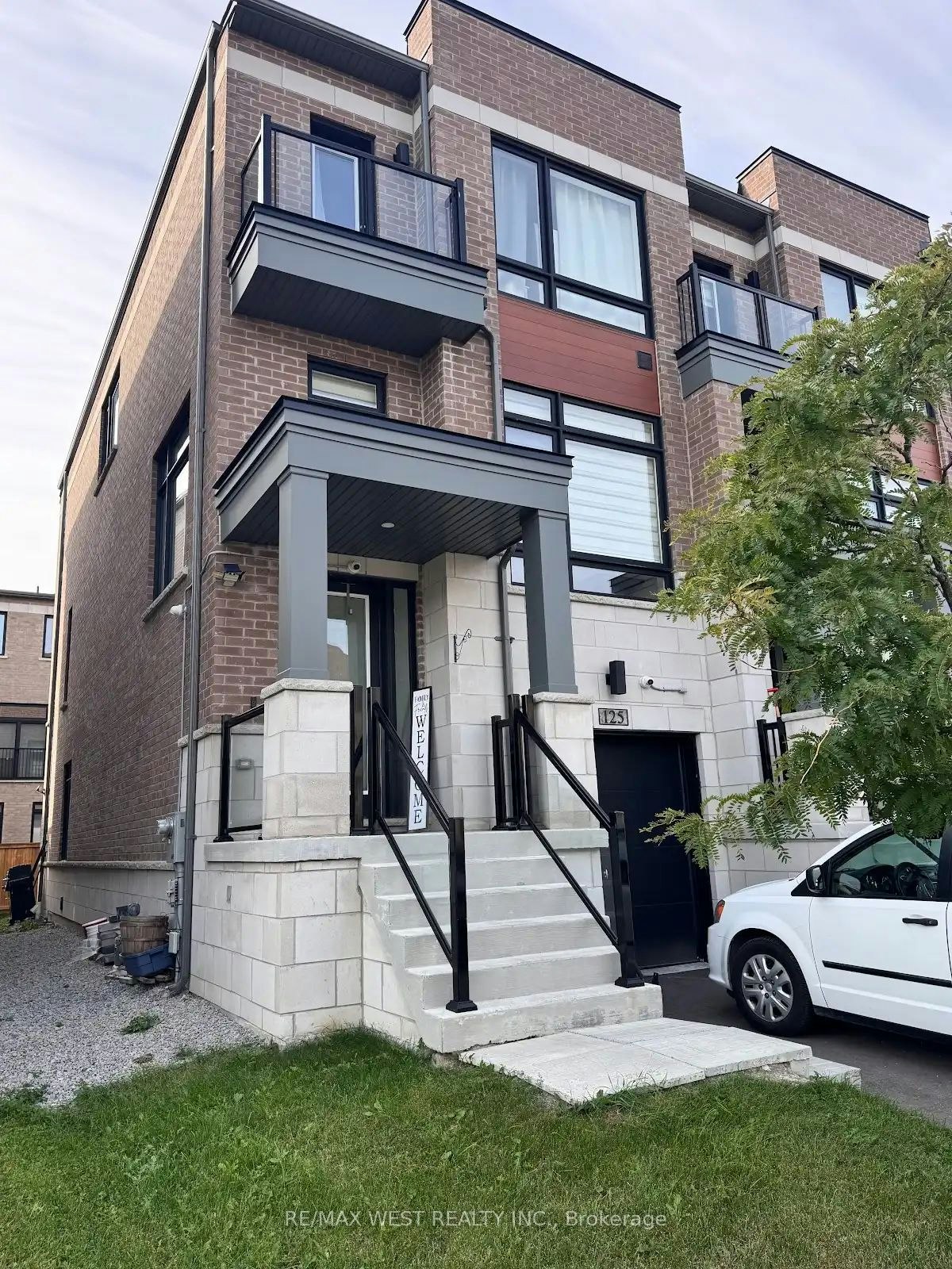 125 Farooq Boulevard, Vaughan, ON, L4H 5G3 - 2