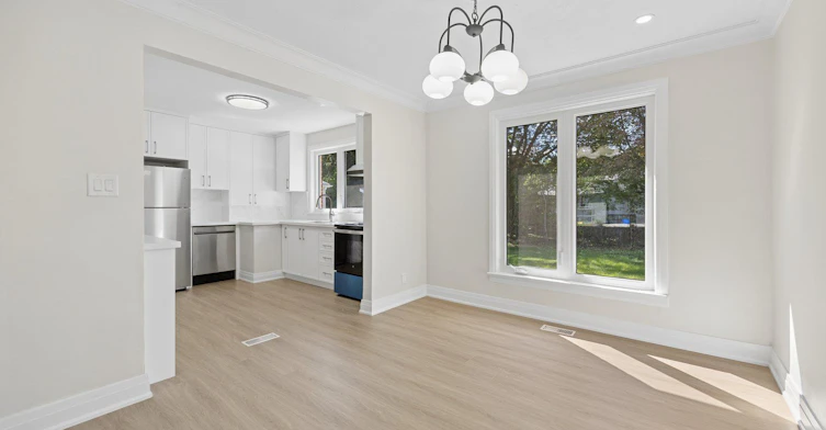 110 Evahill Crescent, Richmond Hill, ON, L4C 4S7 - 2