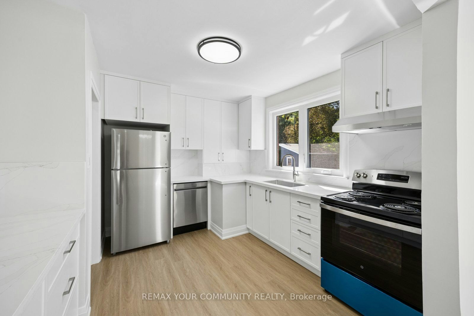 110 Evahill Crescent, Richmond Hill, ON, L4C 4S7 - 4