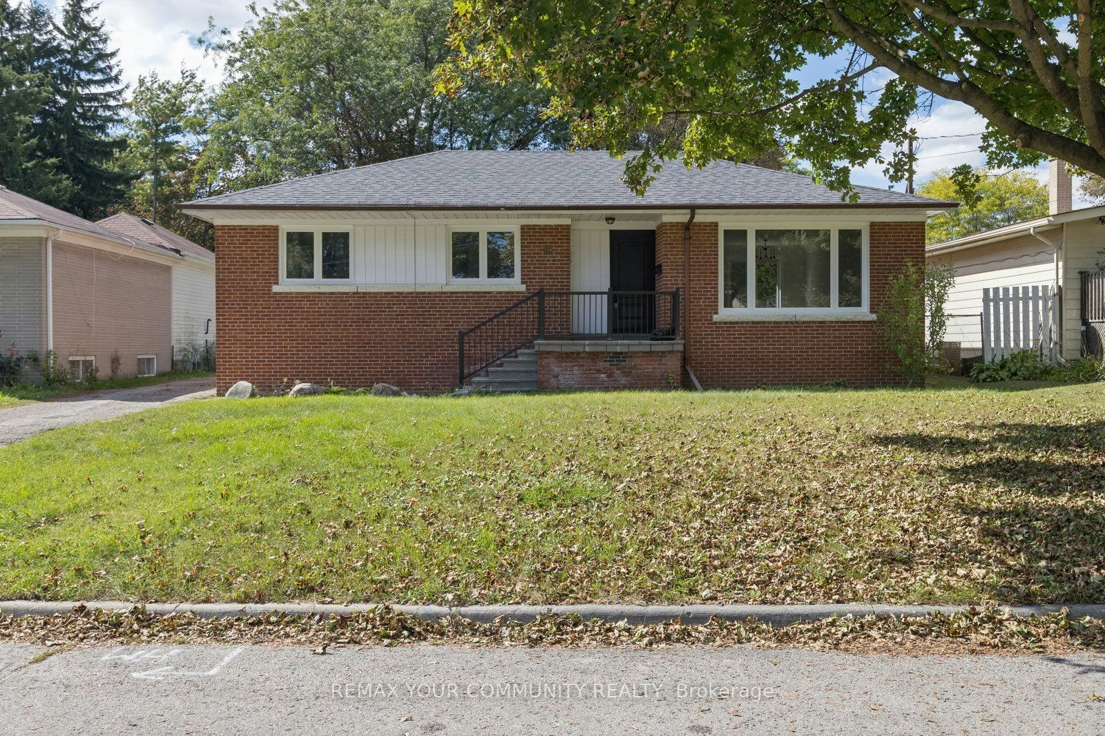 110 Evahill Crescent, Richmond Hill, ON, L4C 4S7