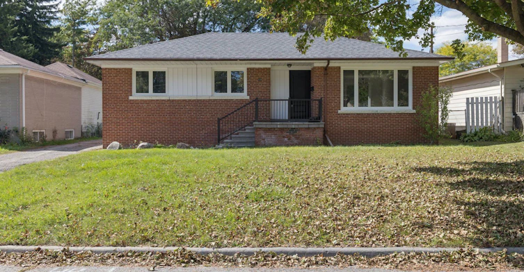 110 Evahill Crescent, Richmond Hill, ON, L4C 4S7