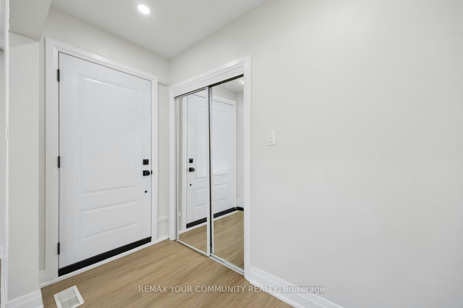 110 Evahill Crescent, Richmond Hill, ON, L4C 4S7 - 9