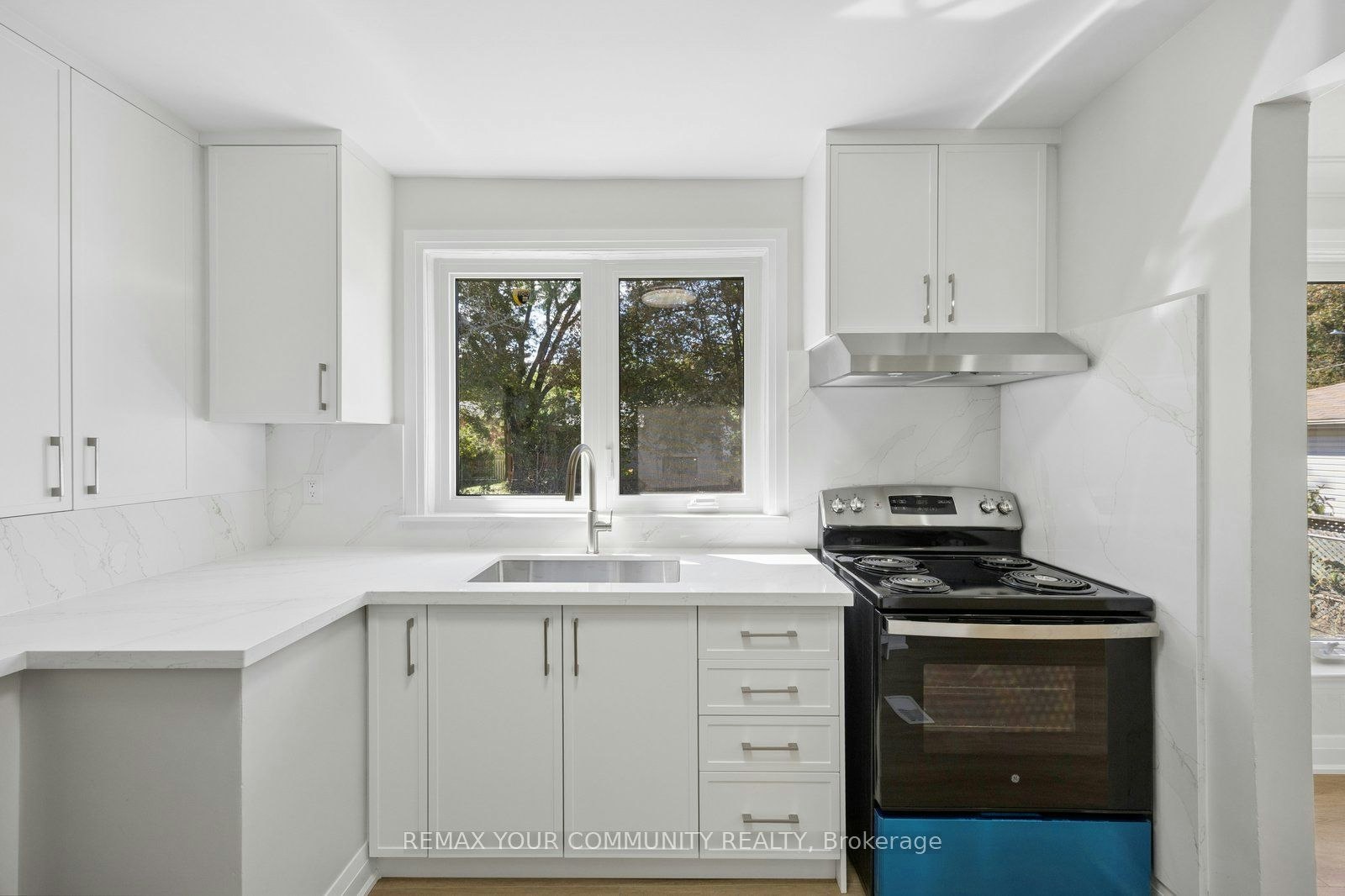 110 Evahill Crescent, Richmond Hill, ON, L4C 4S7 - 5