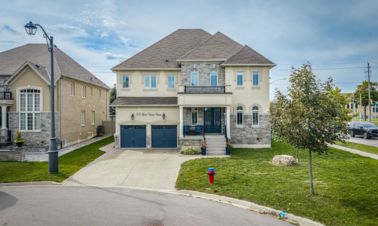 22 Giant Cedars Court