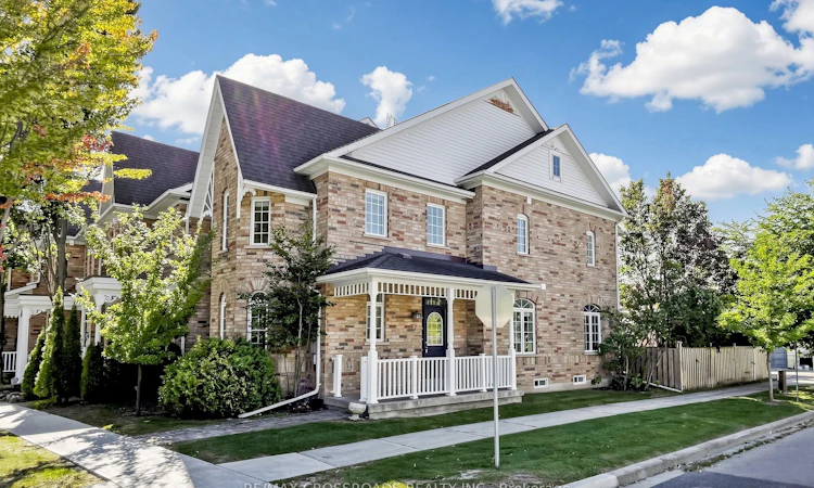 37 Queen's Plate Drive