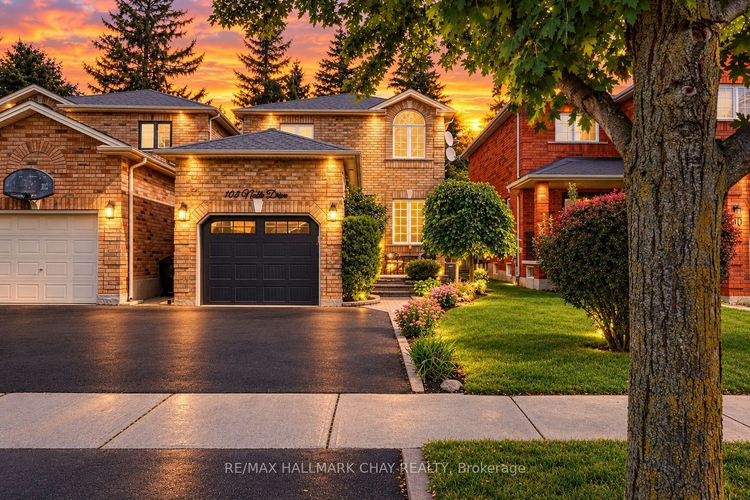 102 Noble Drive, Bradford West Gwillimbury, ON, L3Z 3B5