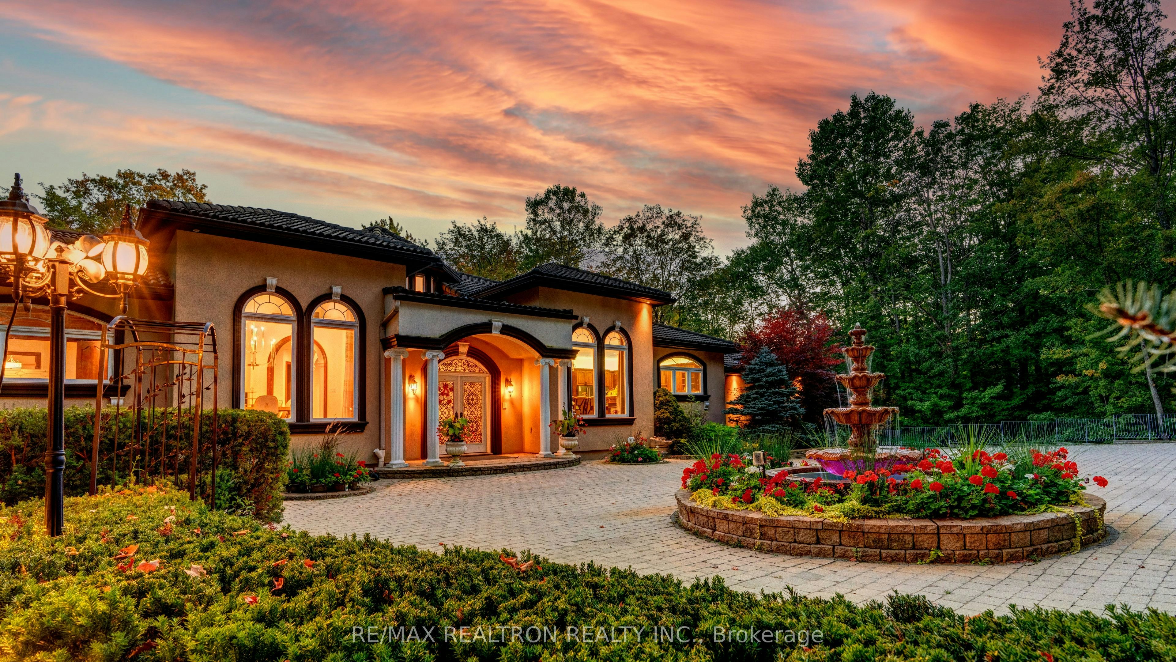 38 Bridgewater Drive, Richmond Hill, ON, L4E 3N4