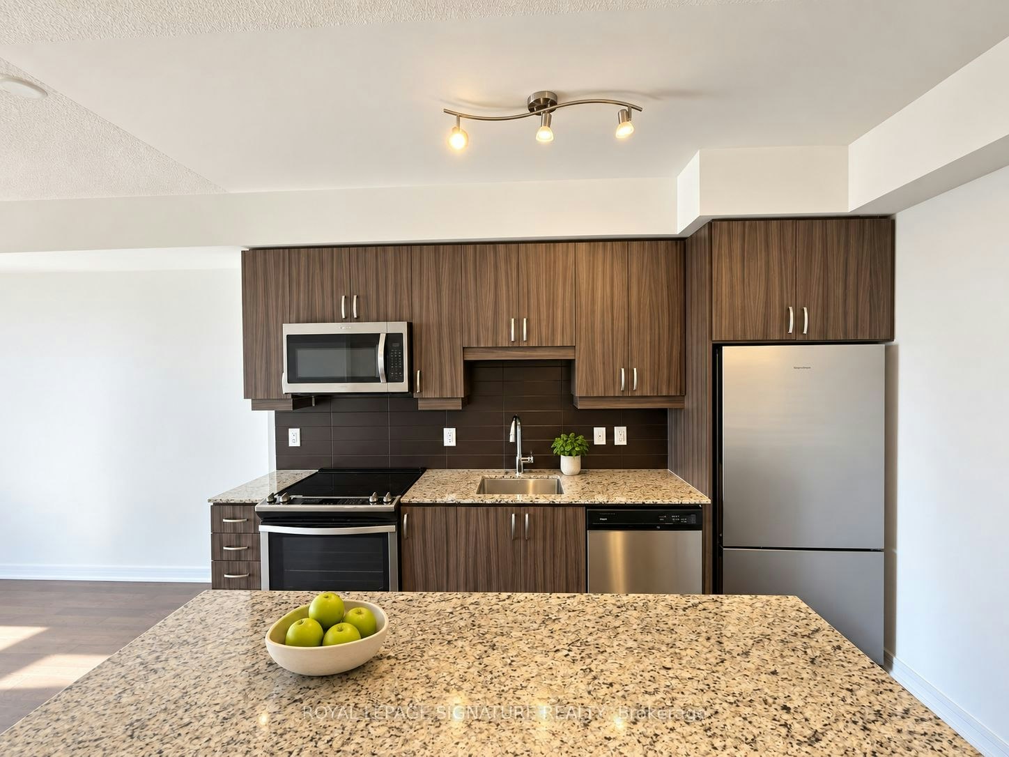 1610-9201 Yonge Street, Richmond Hill, ON, L4C 6Z2 - 8