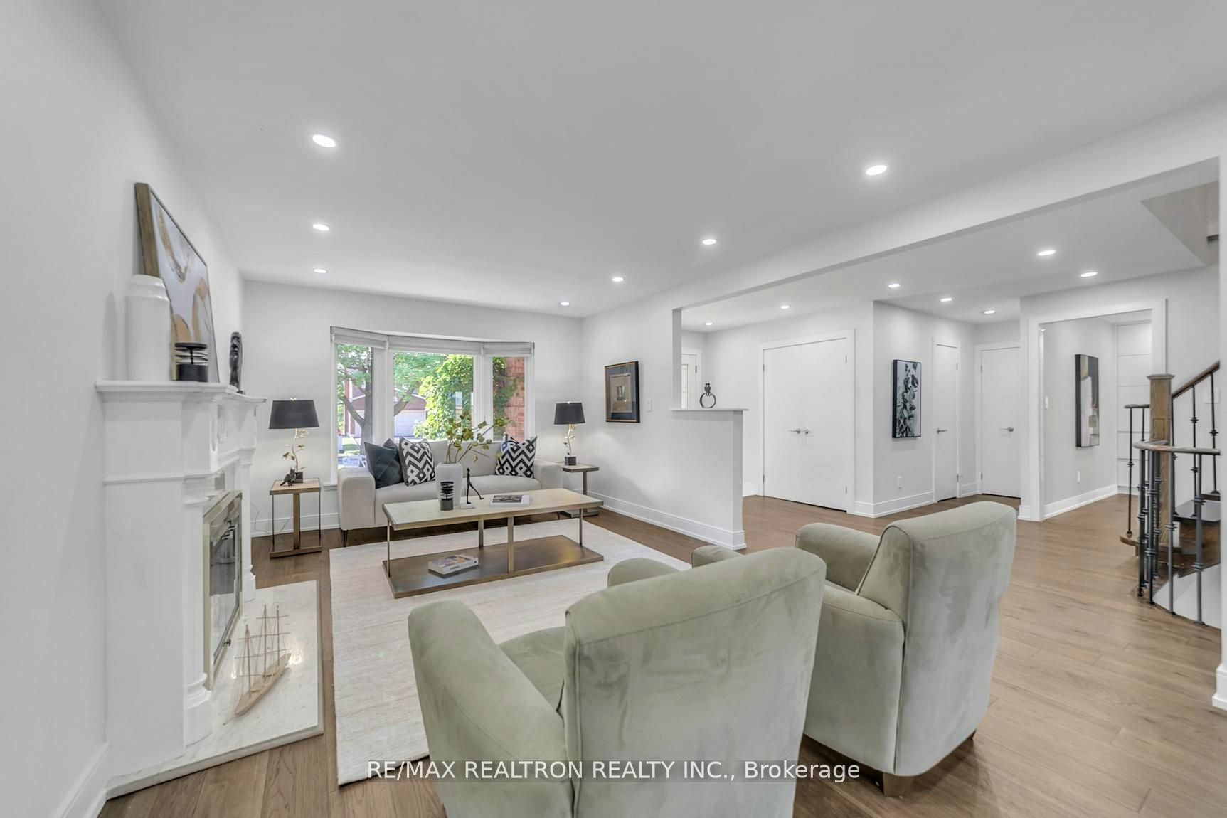 107 Golf Links Drive, Aurora, ON, L4G 3V4 - 10