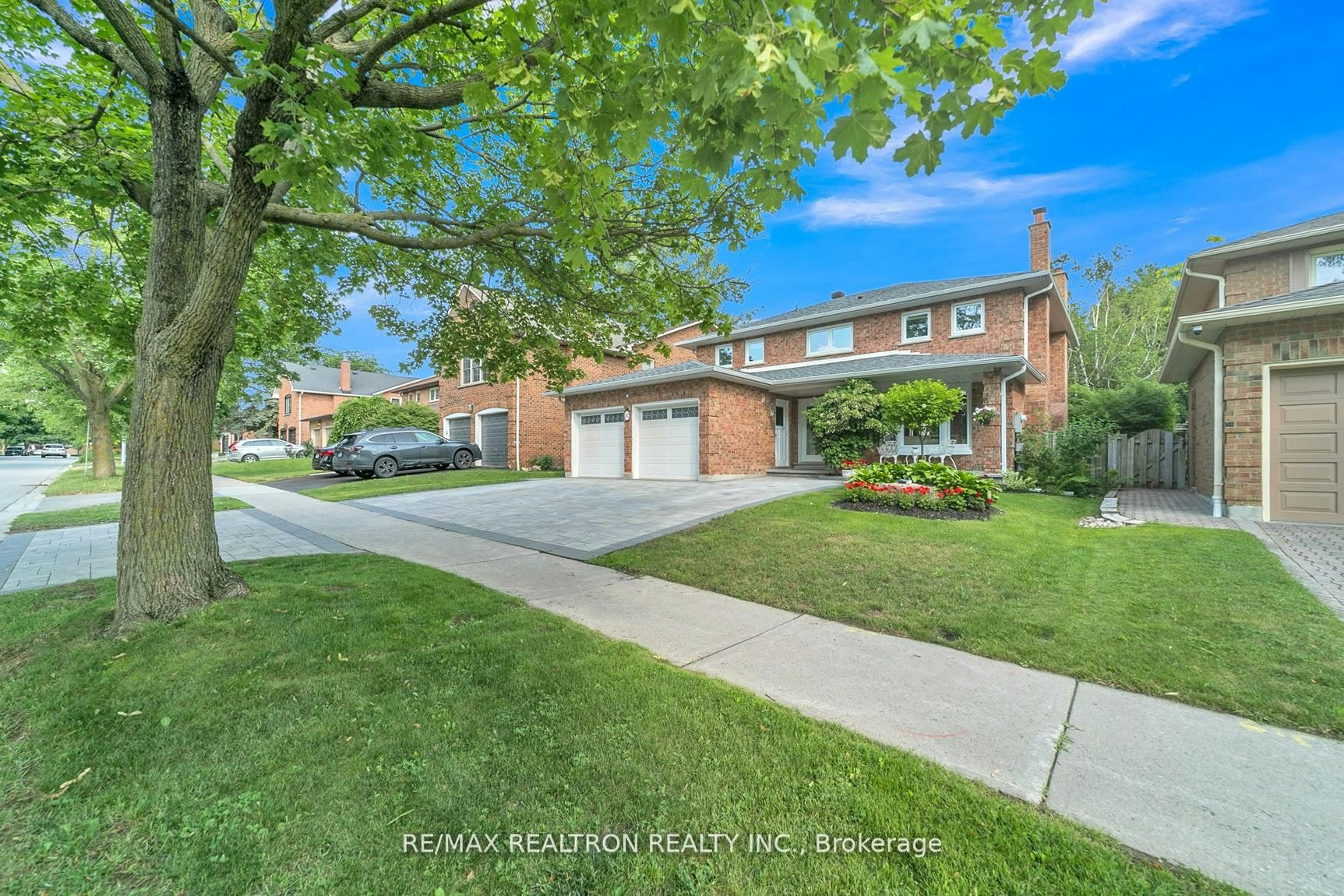 107 Golf Links Drive, Aurora, ON, L4G 3V4 - 3