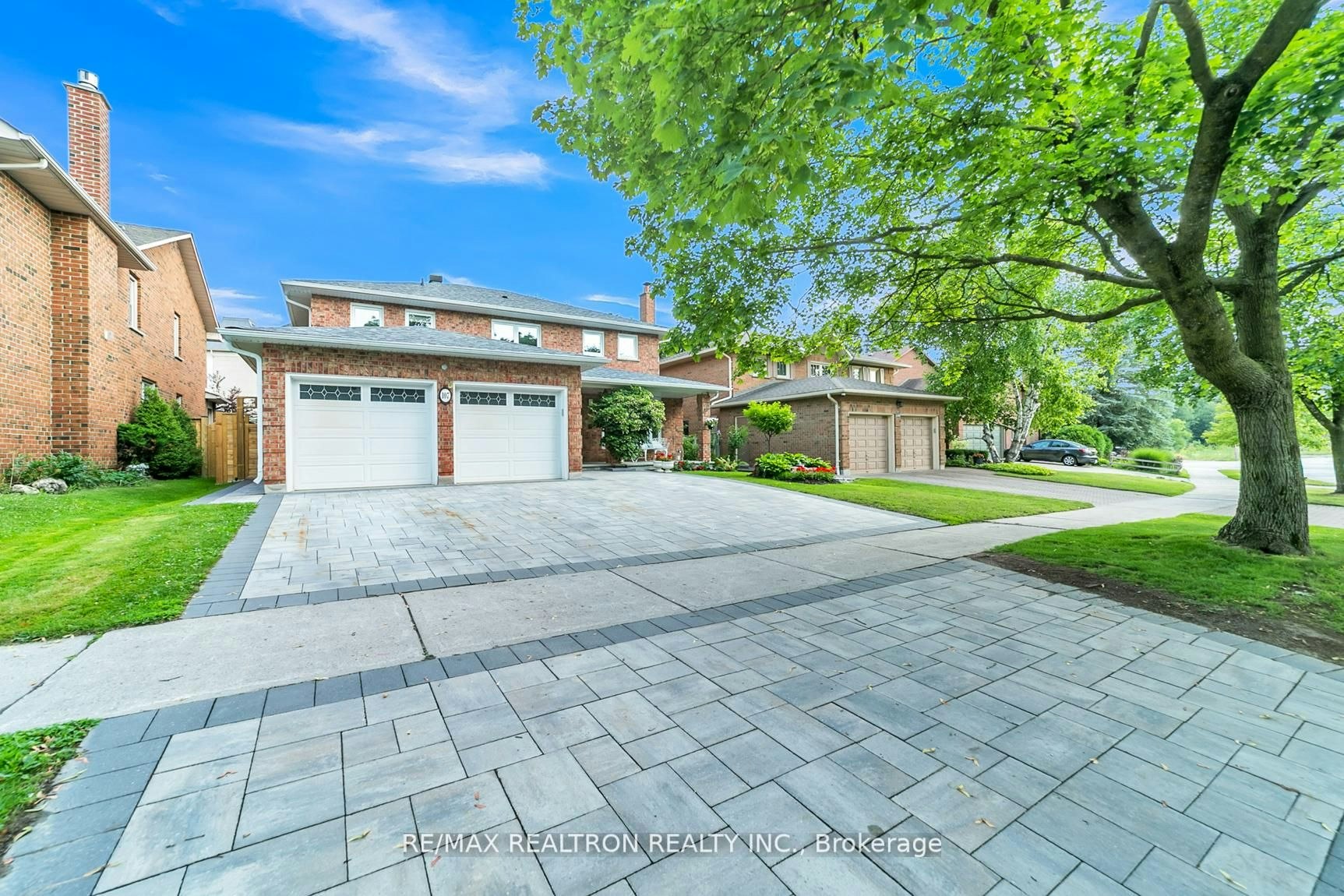 107 Golf Links Drive, Aurora, ON, L4G 3V4