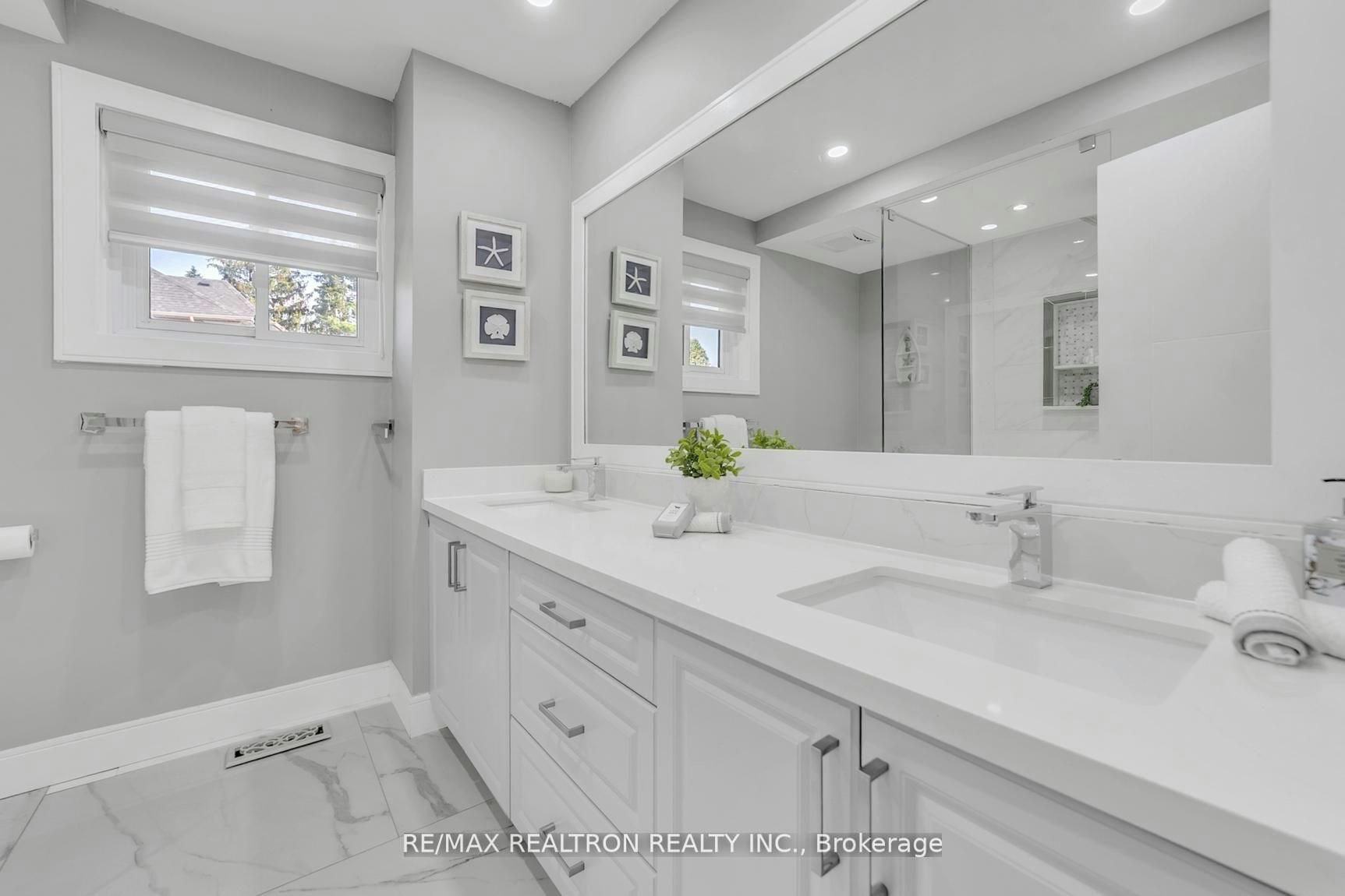 107 Golf Links Drive, Aurora, ON, L4G 3V4 - 26