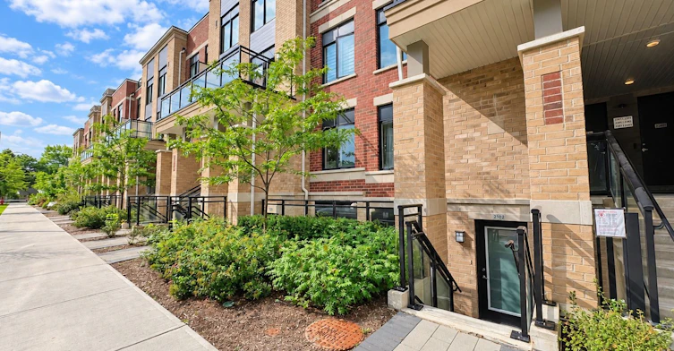 2102-58 Elizabeth Street S, Richmond Hill, ON, L4C 5W2 - 2