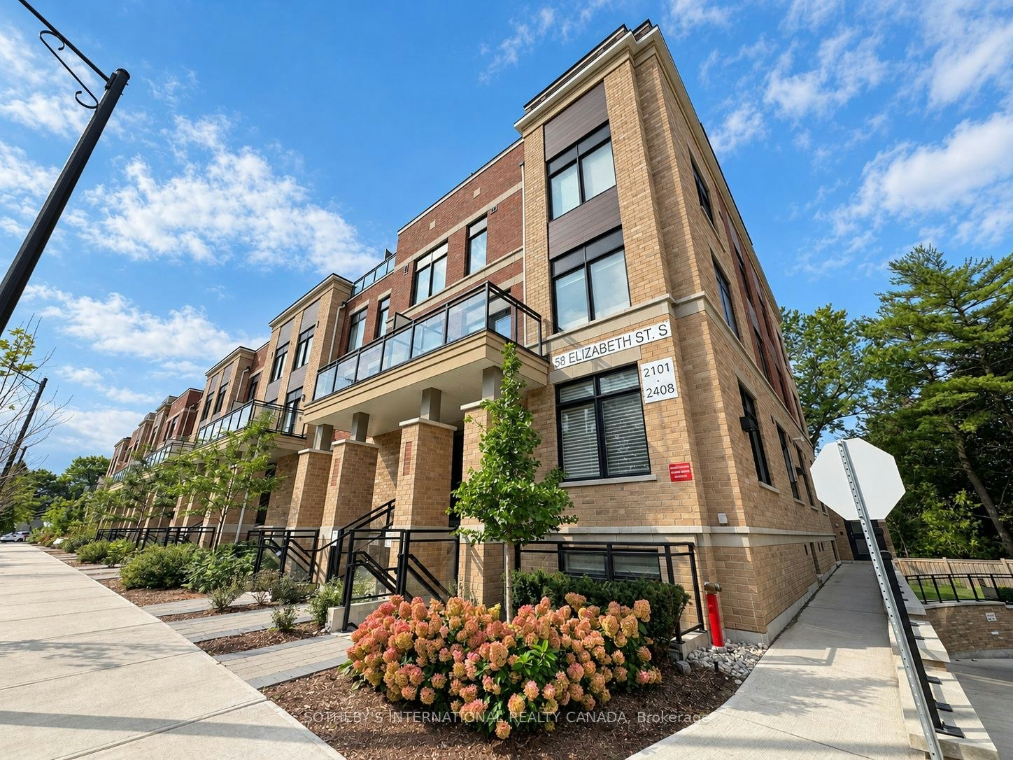 2102-58 Elizabeth Street S, Richmond Hill, ON, L4C 5W2