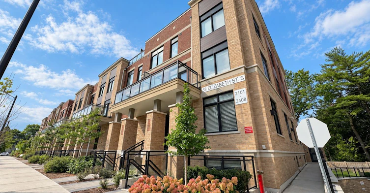 2102-58 Elizabeth Street S, Richmond Hill, ON, L4C 5W2