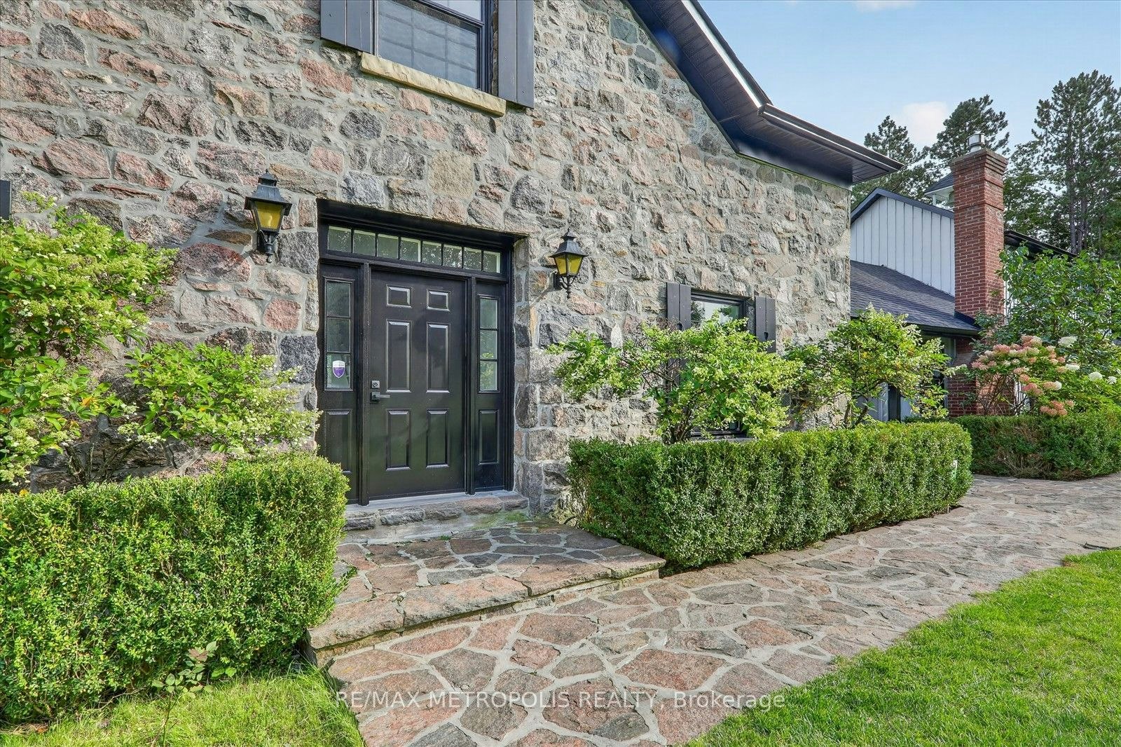 1 Island Lake Drive, Whitchurch-Stouffville, ON, L4A 3G7 - 11