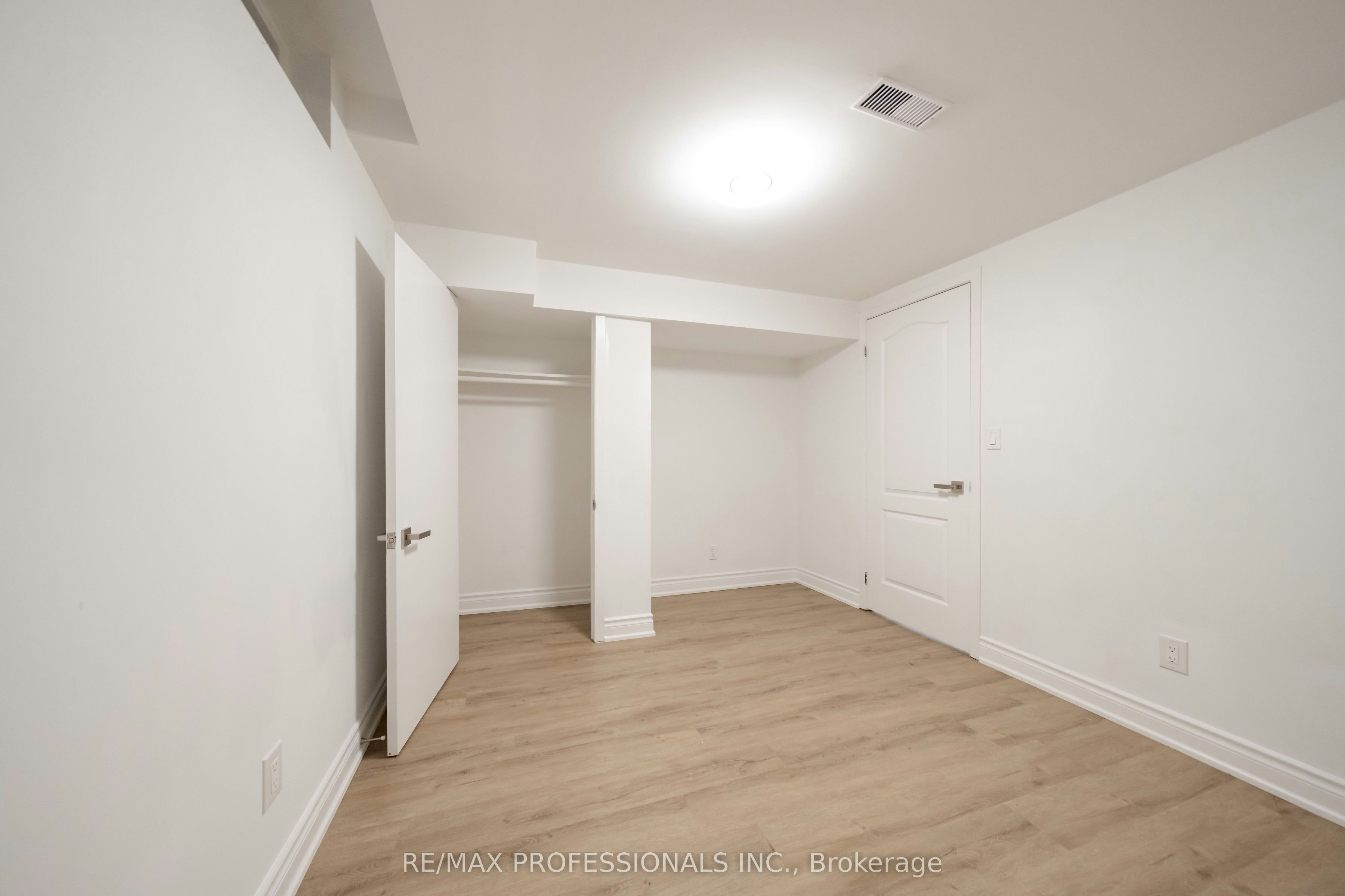 Lower Suite-24 Keefer Court, Vaughan, ON, L4J 5X9 - 17